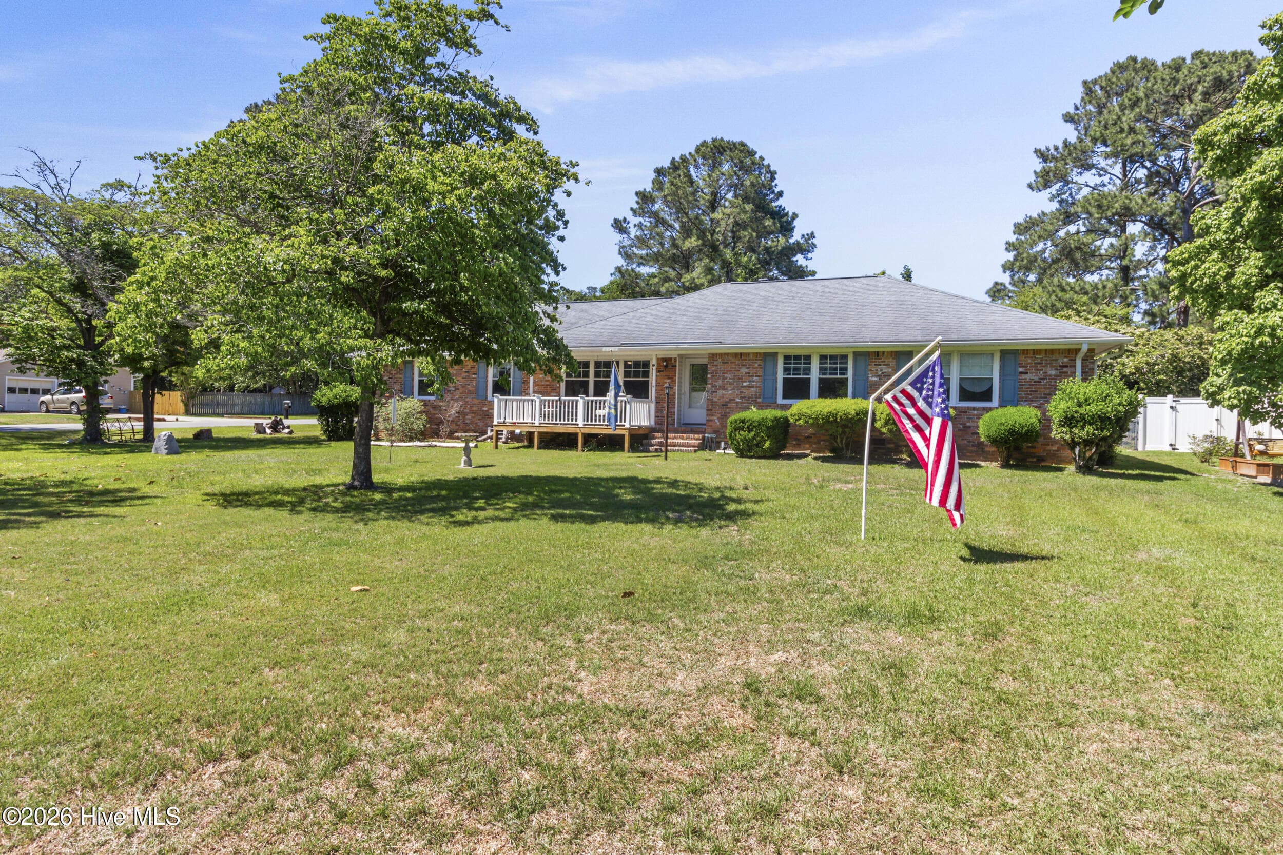 Single Family Residence at 312 Rockledge Road, New Bern, NC 28562, photo 2 of 48