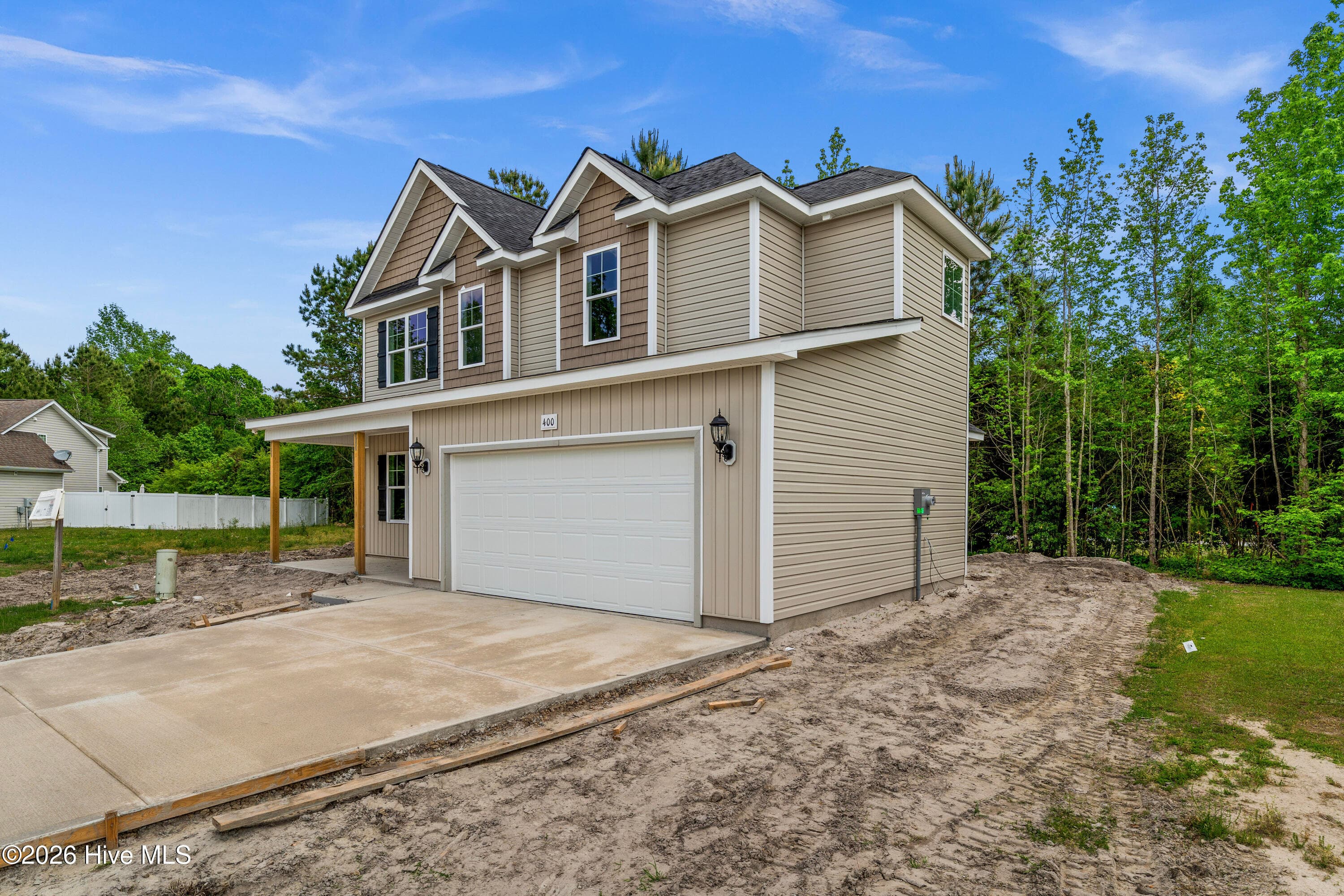 Single Family Residence at 400 Stone Hawk Lane, New Bern, NC 28560, photo 7 of 110