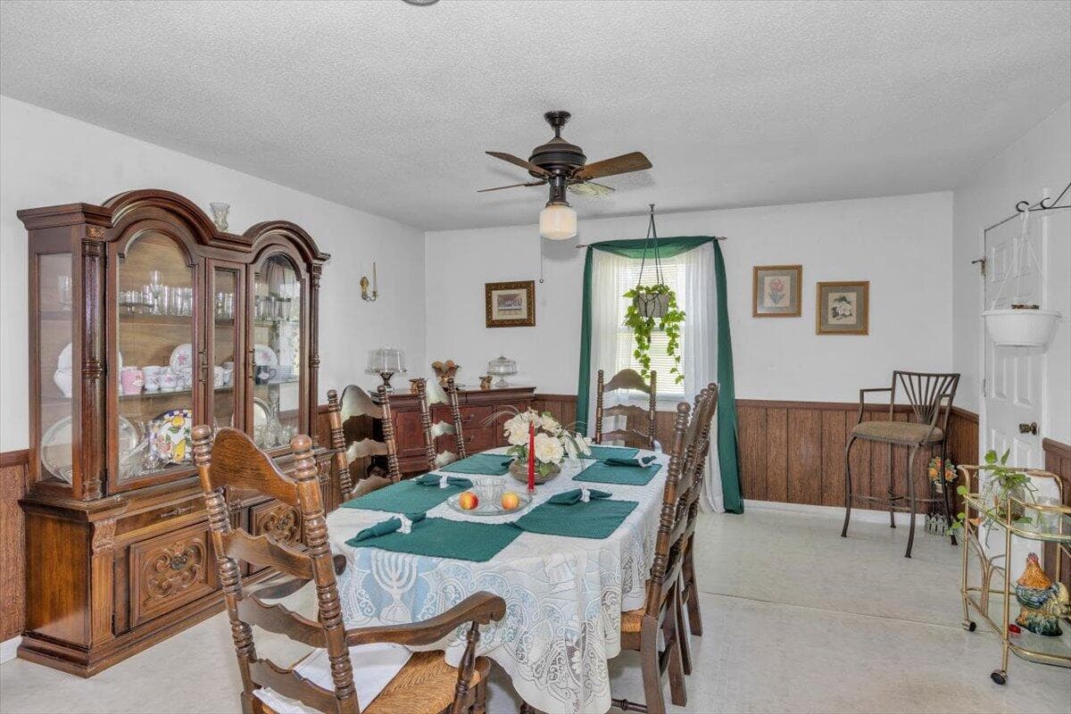 dining room - 7025 Rance Perry Road, Appling, GA 30802