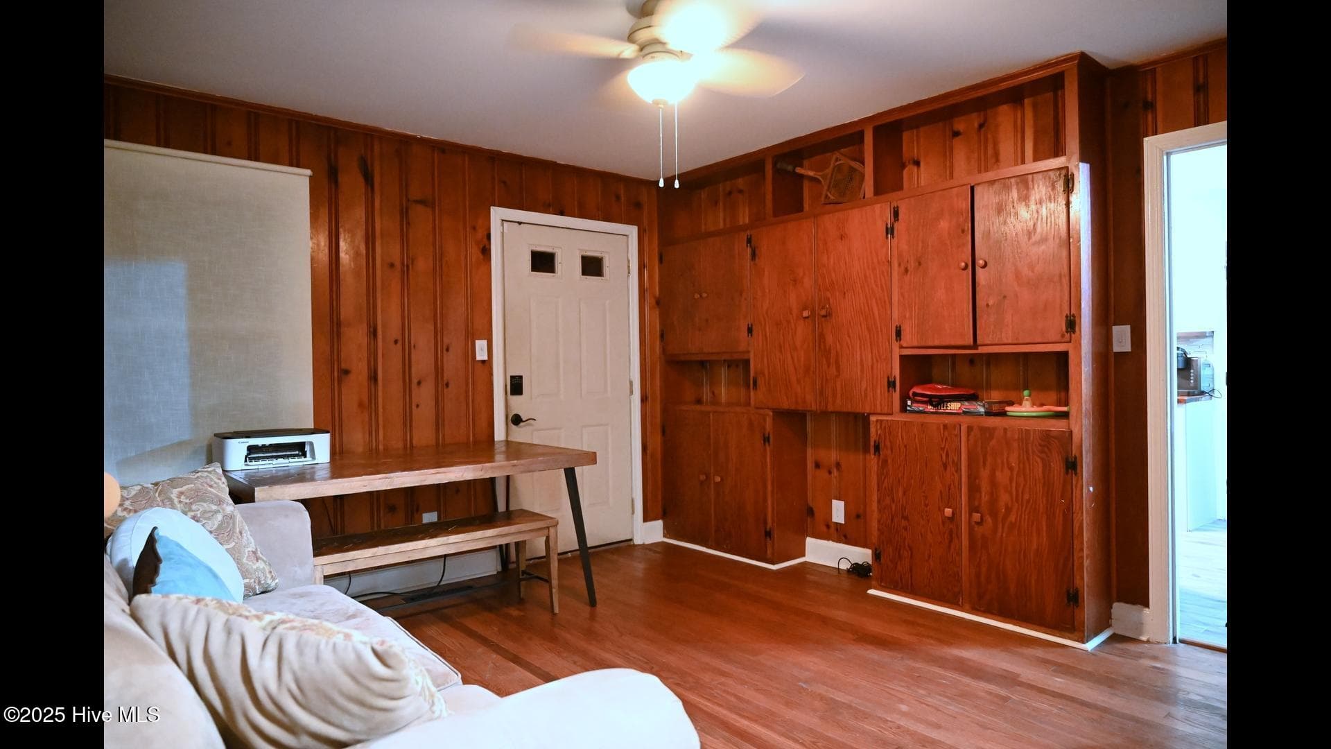 Single Family Residence at 916 Bern Street, New Bern, NC 28560, photo 2 of 2