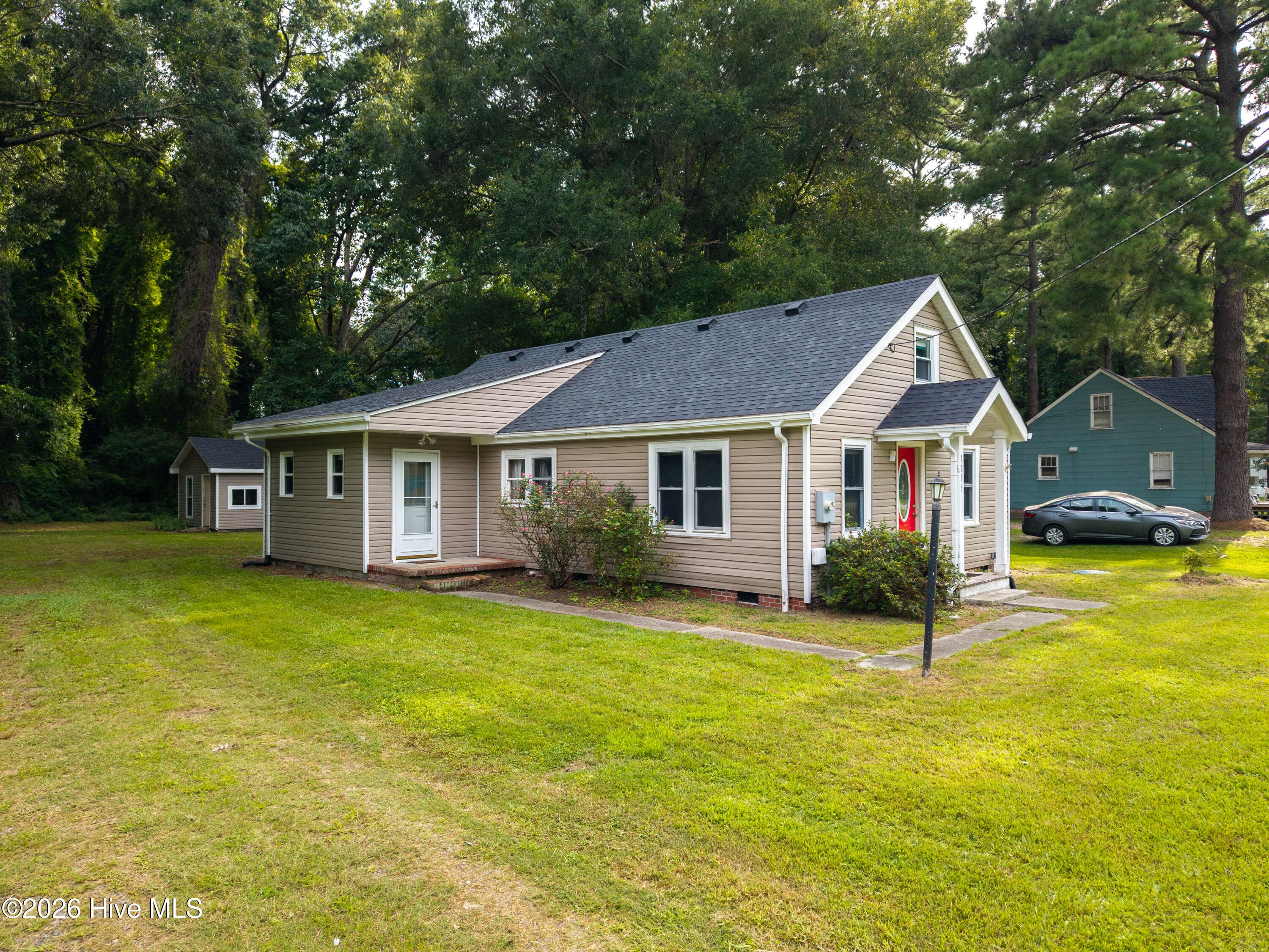 Single Family Residence at 1815 W Main Ext, Elizabeth City, NC 27909, photo 3 of 51
