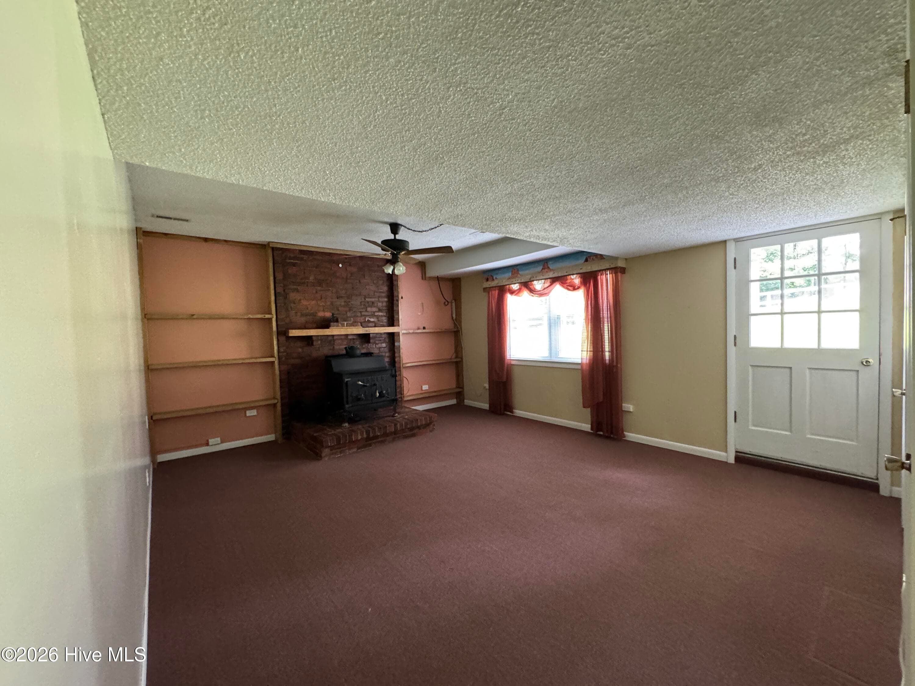Built in book cases. - 118 Oakwood Drive, Havelock, NC 28532