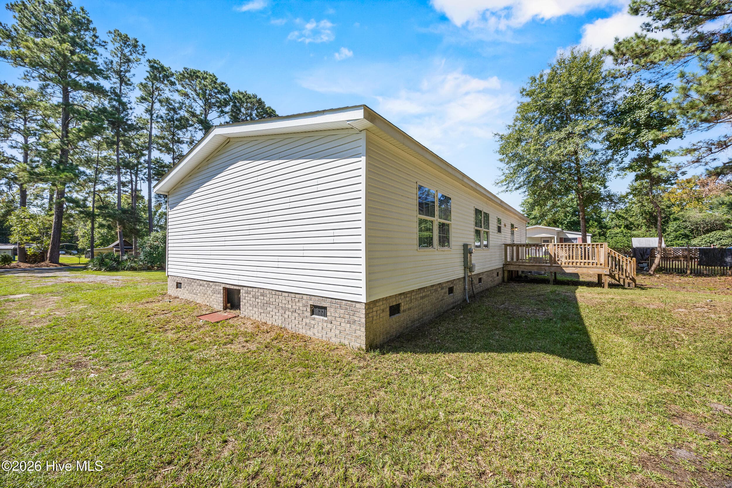 Manufactured Home at 2025 Teresa Drive, Castle Hayne, NC 28429, photo 36 of 40
