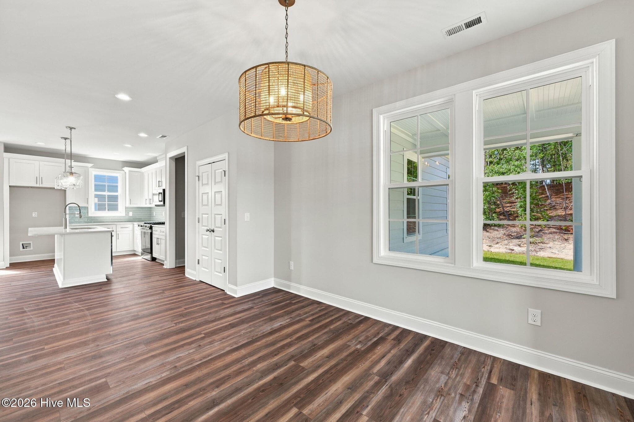 Single Family Residence at 4004 Brighton Drive, New Bern, NC 28562, photo 15 of 71