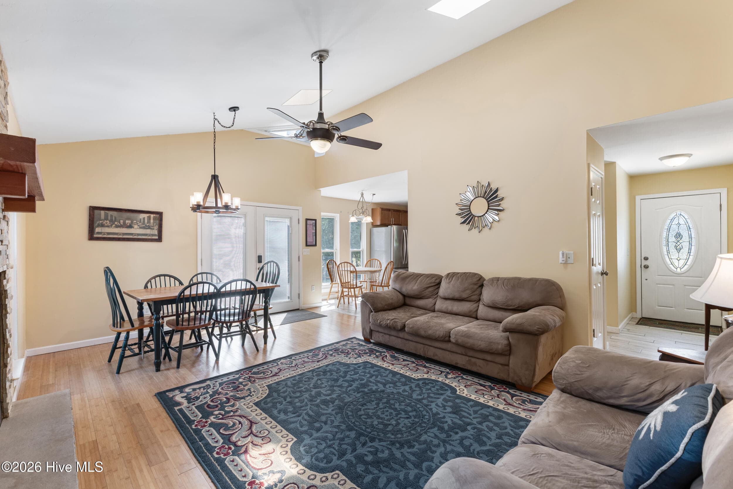 Single Family Residence at 327 Green Meadows Drive, Wilmington, NC 28405, photo 10 of 33