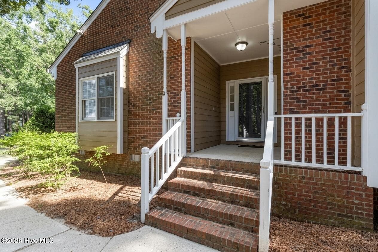 Prime location!! Lots of amenties! - 8407 Wycombe Lane, Raleigh, NC 27615