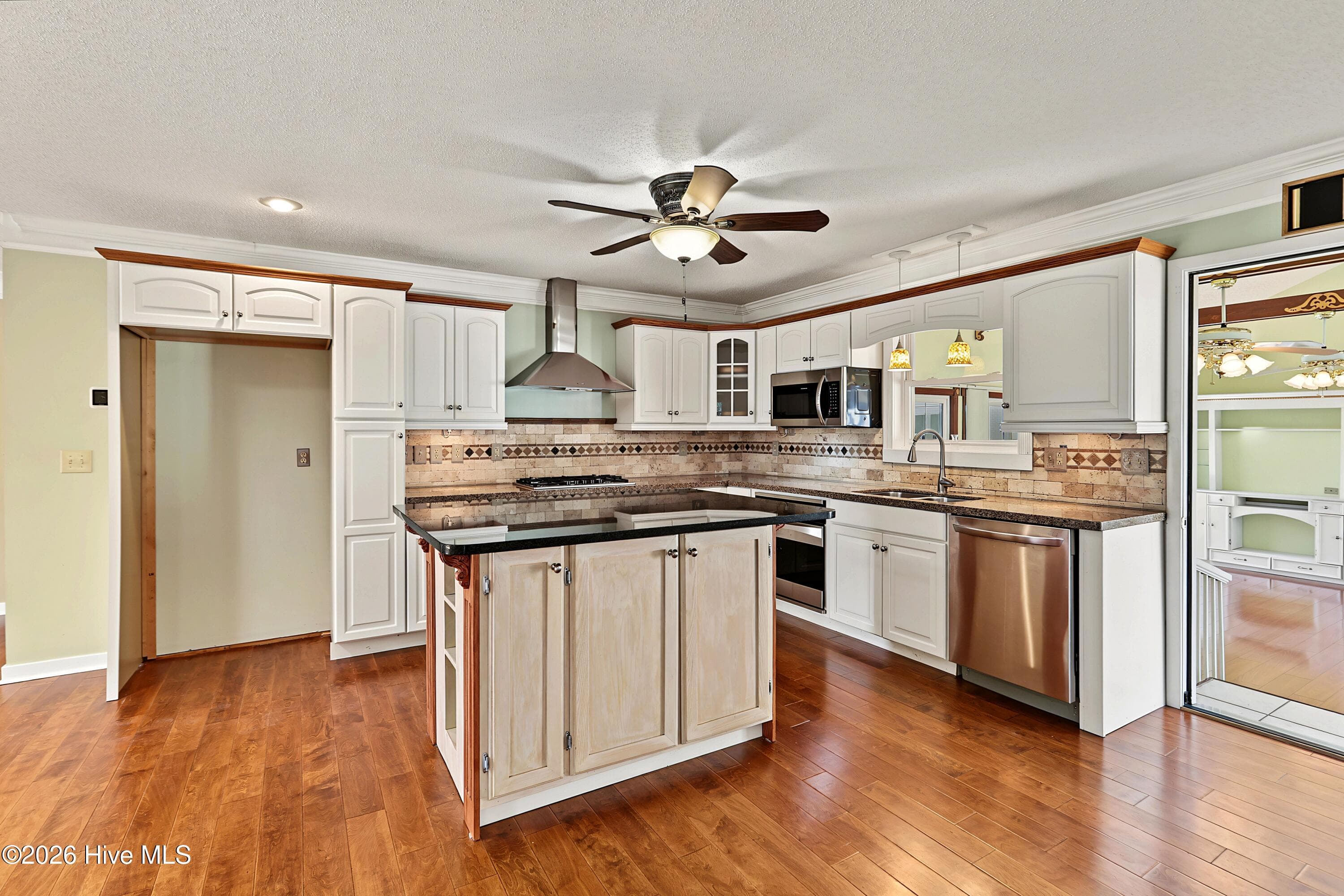 Single Family Residence at 1299 N Shore Drive, Boiling Spring Lakes, NC 28461, photo 13 of 63