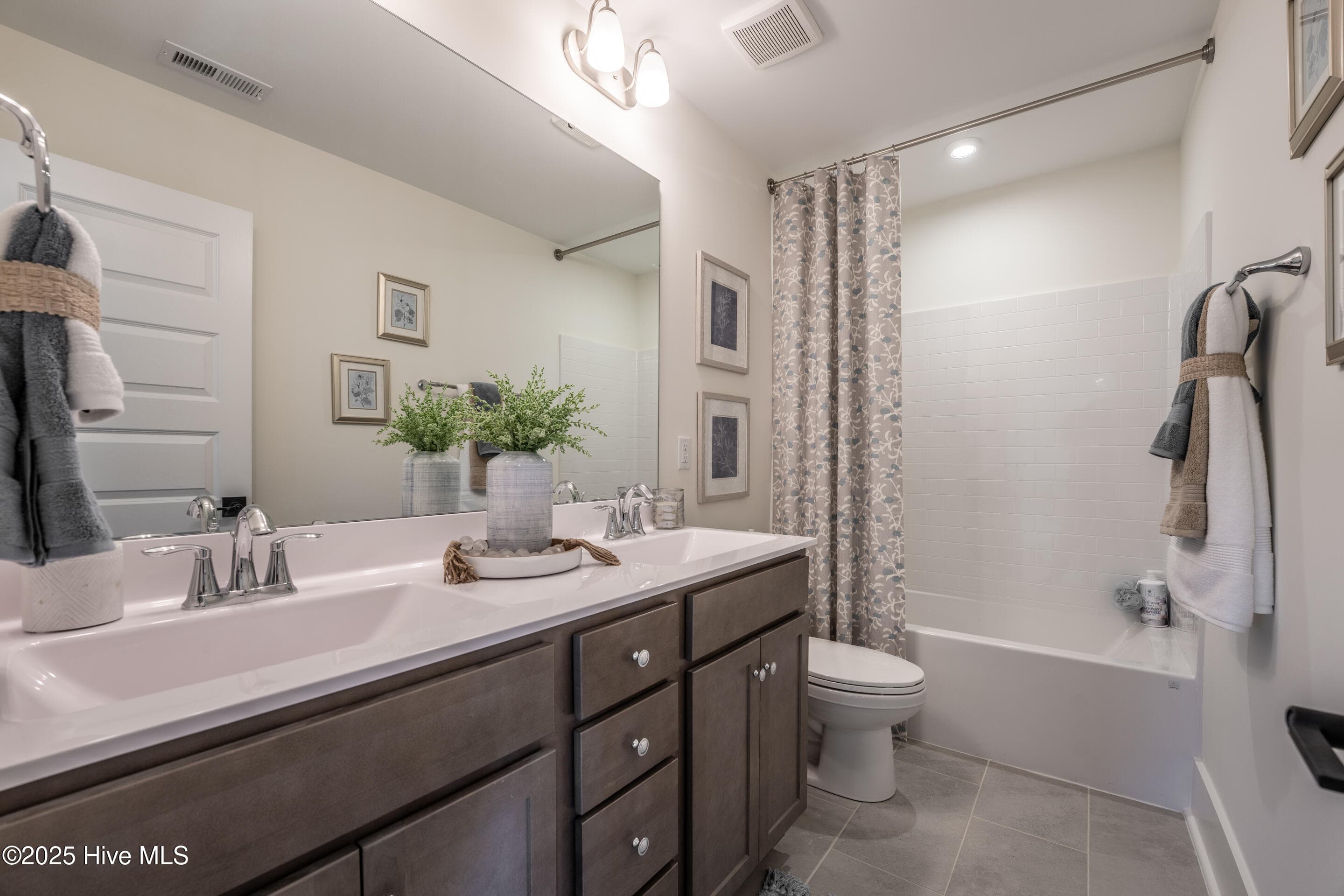 Single Family Residence at 1060 Fawn Valley Way, Wilmington, NC 28409, photo 32 of 40