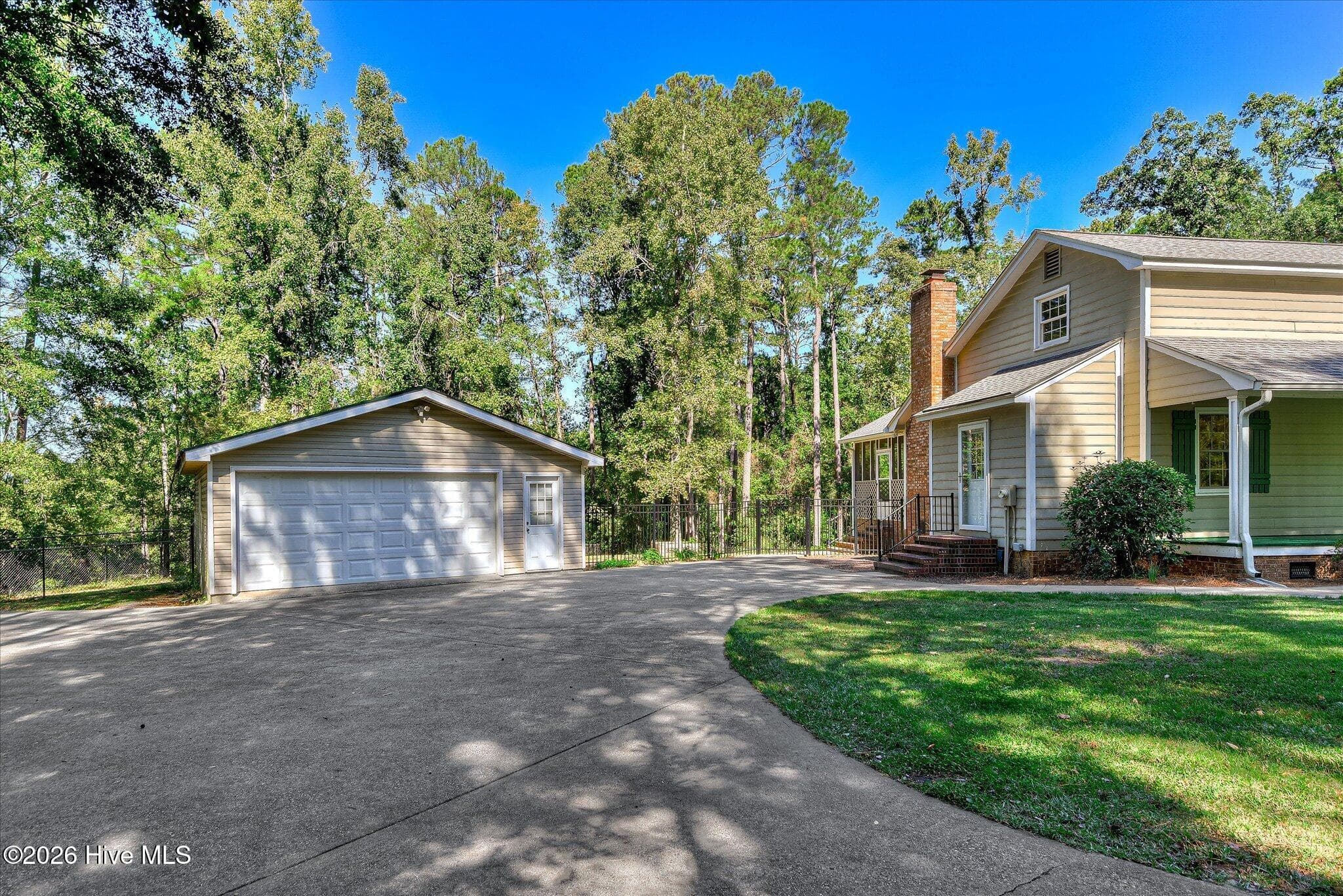 Single Family Residence at 6 Gregory Court, North Augusta, SC 29860, photo 16 of 40