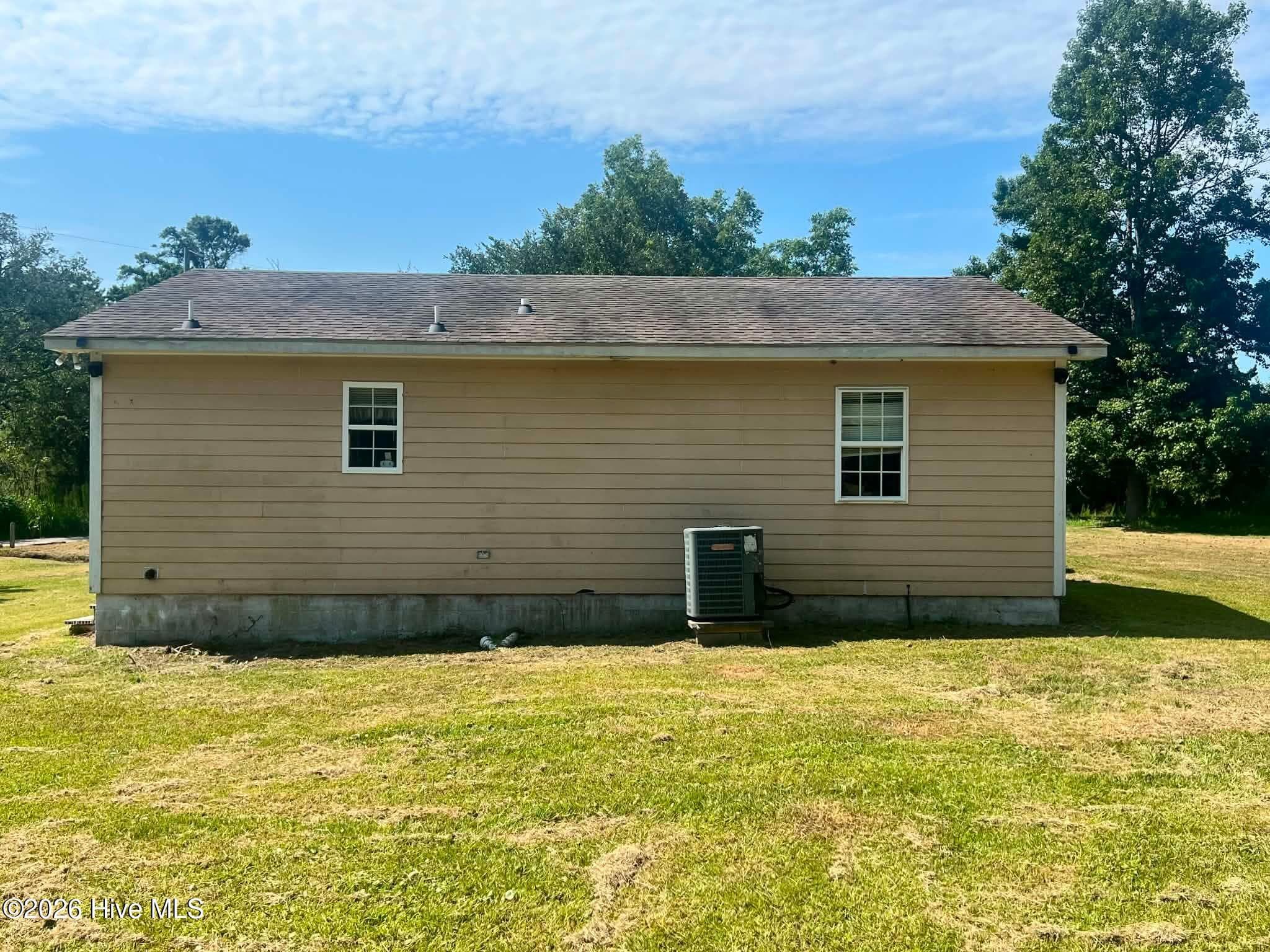 Single Family Residence at 1836 Shep Willis Road, Morehead City, NC 28557, photo 2 of 2