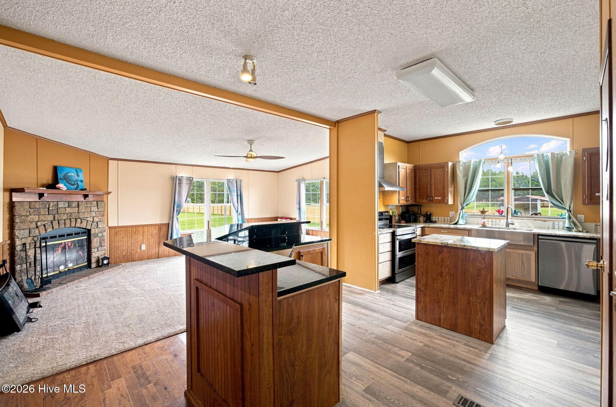 Manufactured Home at 51 Shaw Road, Riegelwood, NC 28456, photo 10 of 54