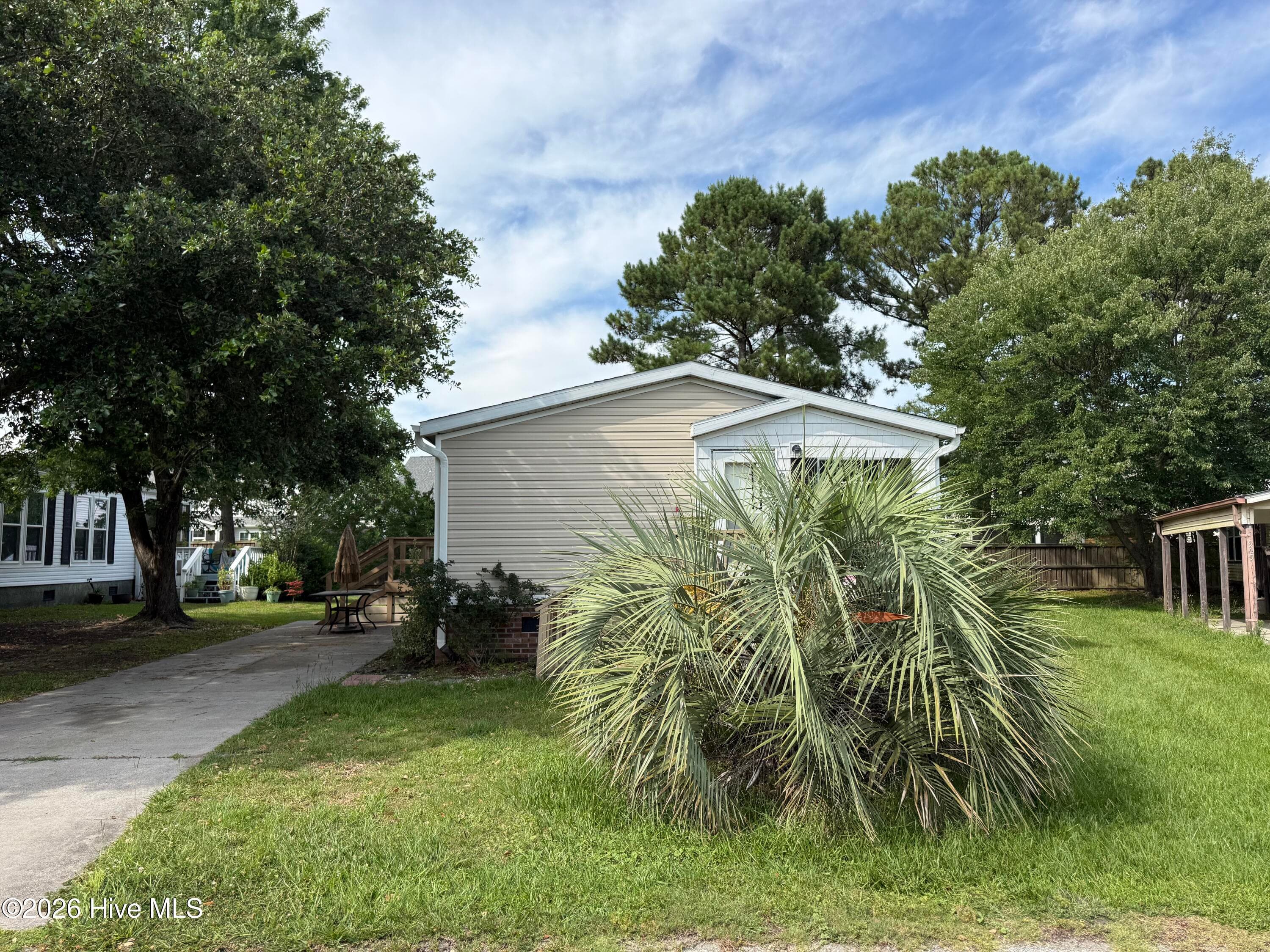 Manufactured Home at 907 Kontiki Court, Hampstead, NC 28443, photo 13 of 14