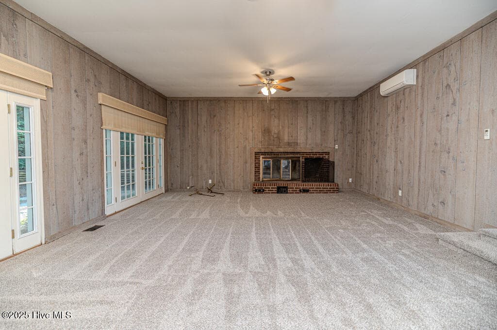 Den - 828 Chatham Road, Rockingham, NC 28379
