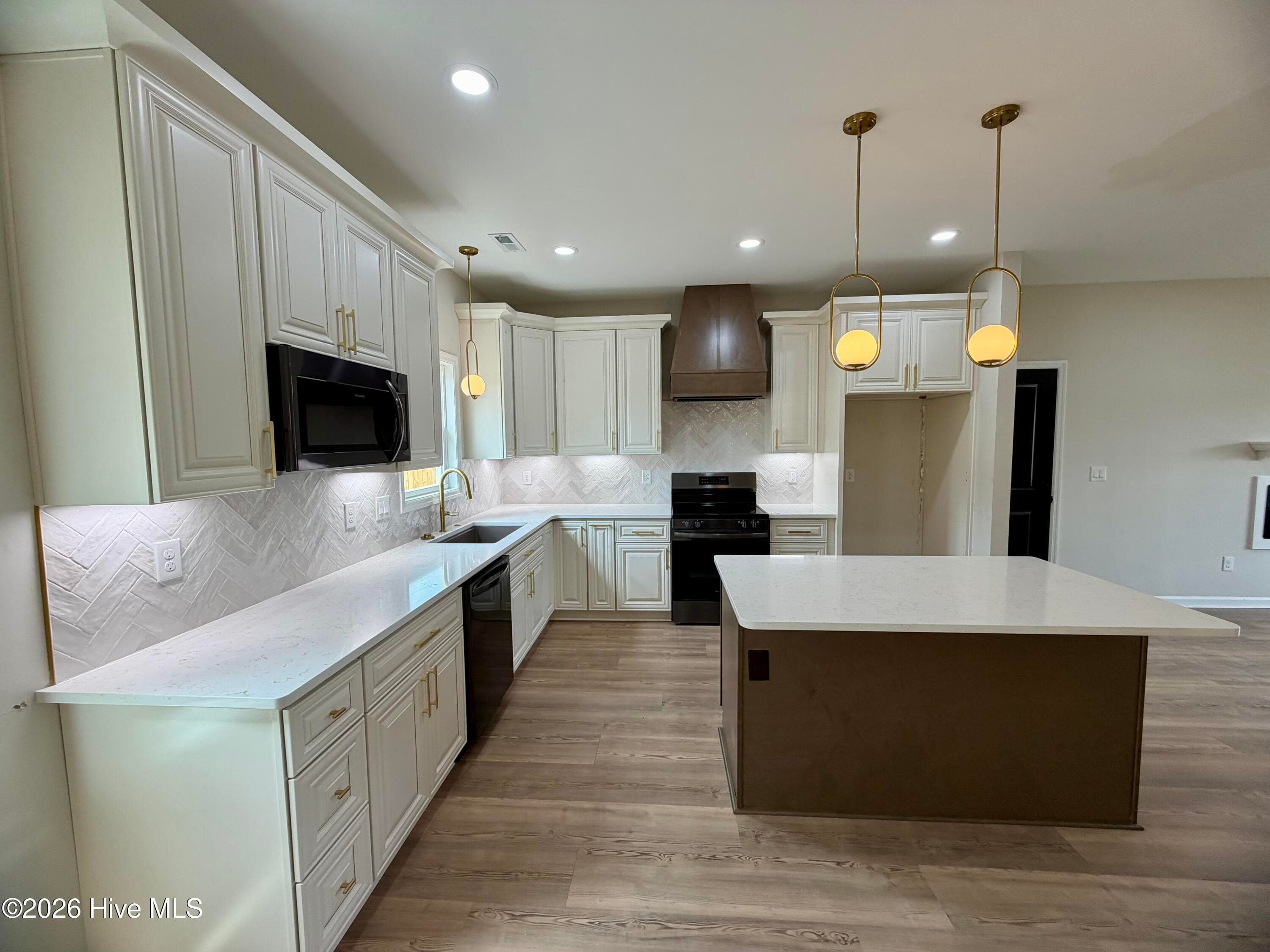 Single Family Residence at 406 Wade Drive, Richlands, NC 28574, photo 13 of 86
