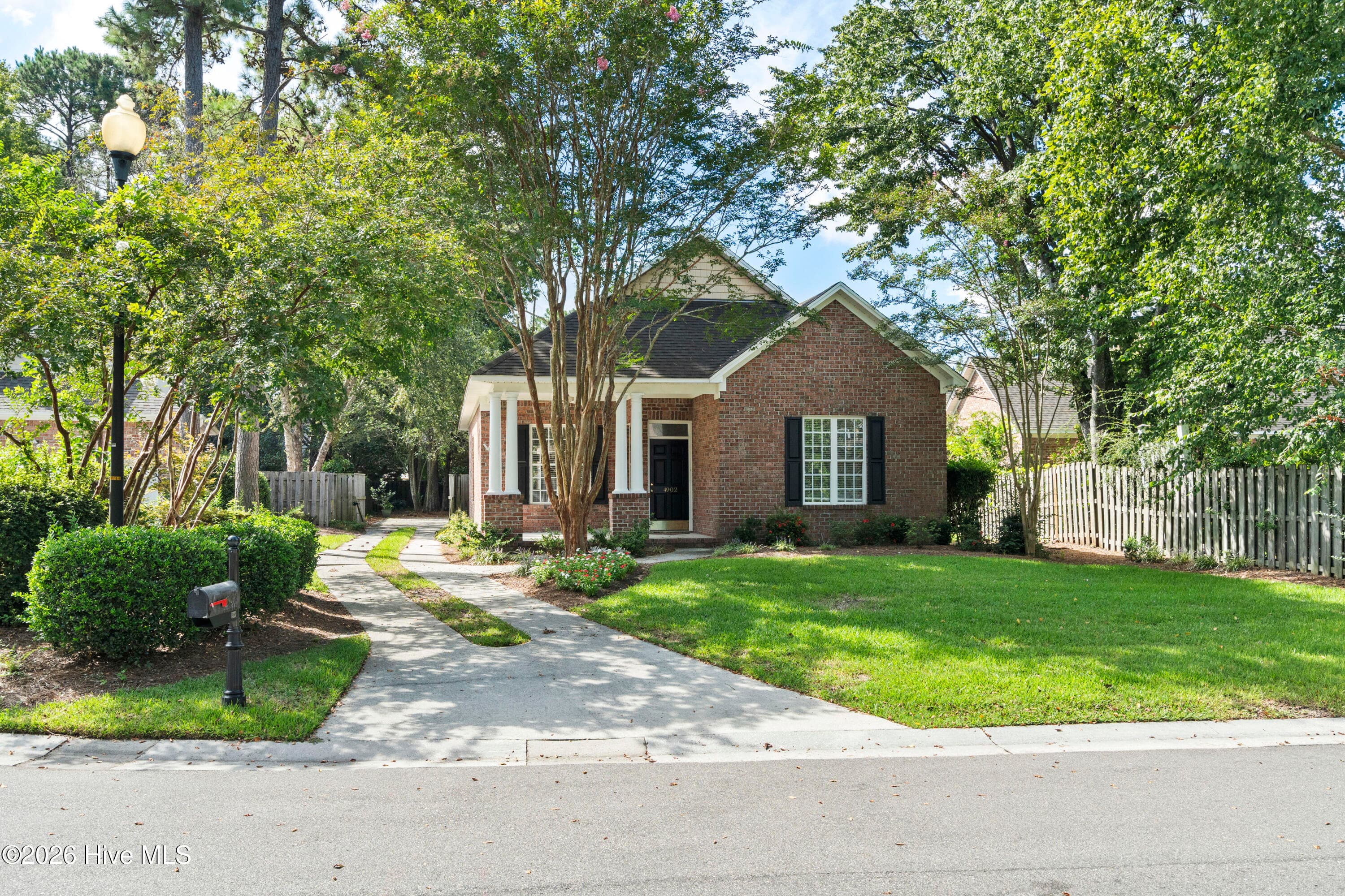 Single Family Residence at 4902 Dewars Circle, Wilmington, NC 28409, photo 2 of 52