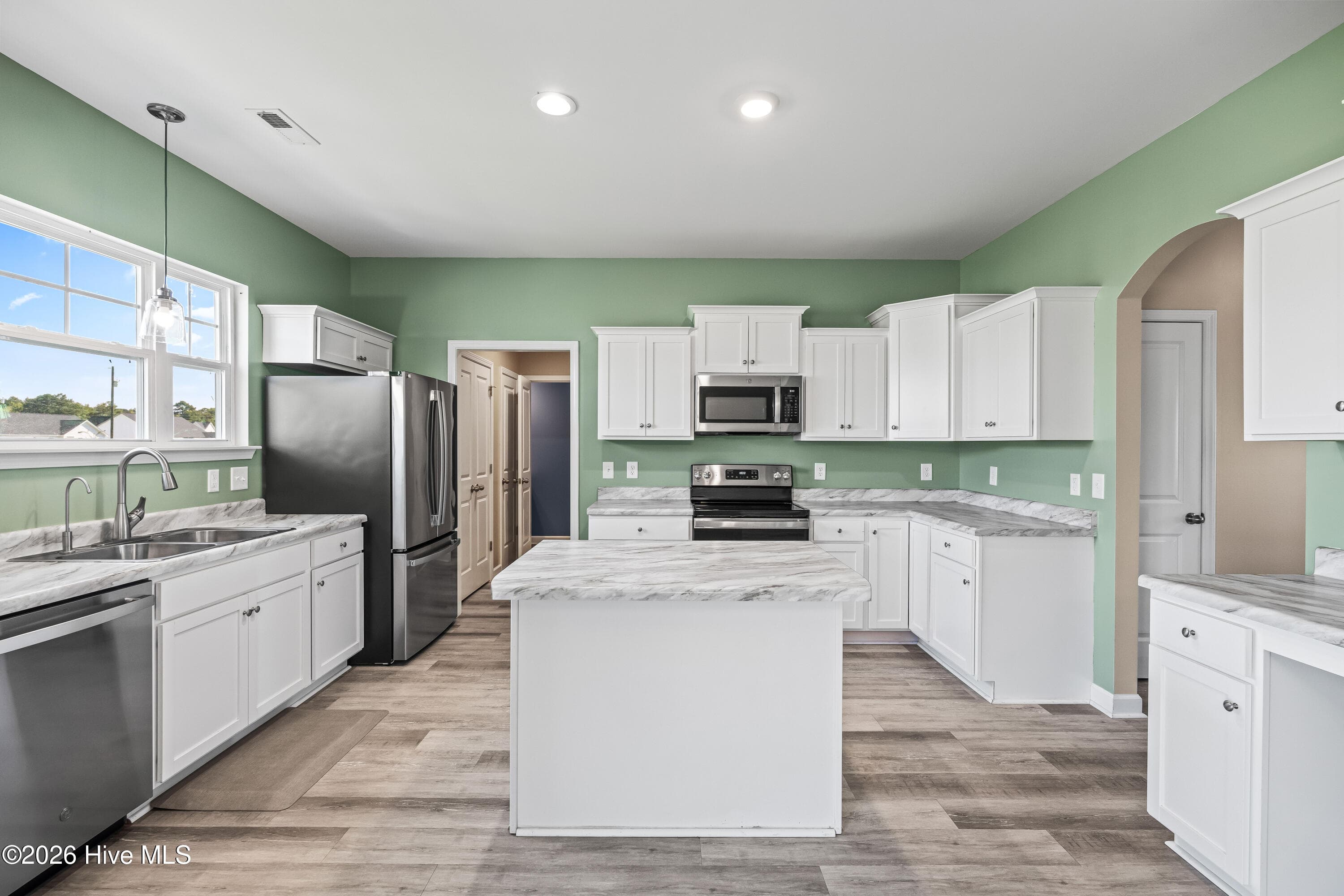 Single Family Residence at 158 Uzzell Road, Hubert, NC 28539, photo 14 of 45