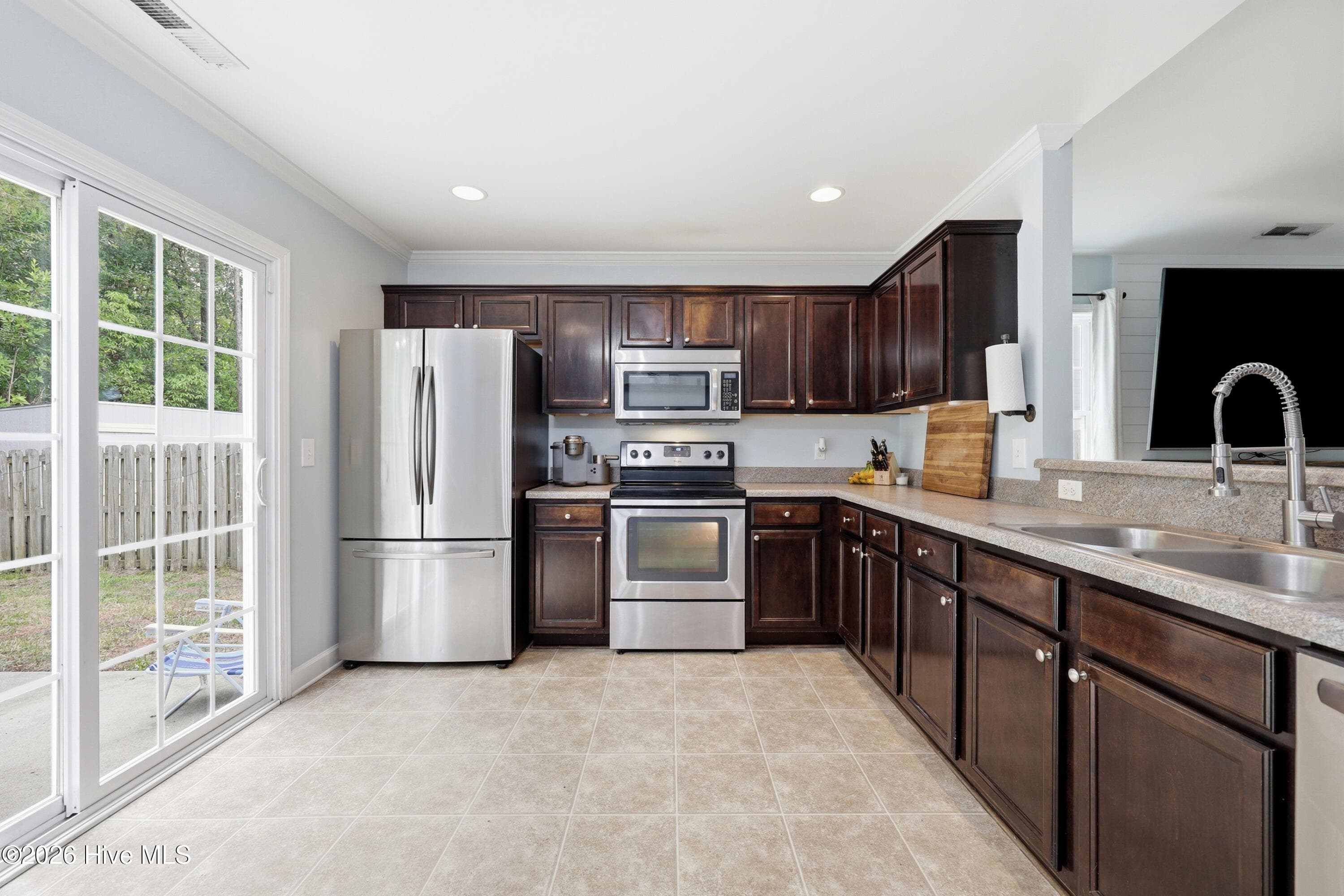 Single Family Residence at 108 Oyster Landing Drive, Sneads Ferry, NC 28460, photo 20 of 42