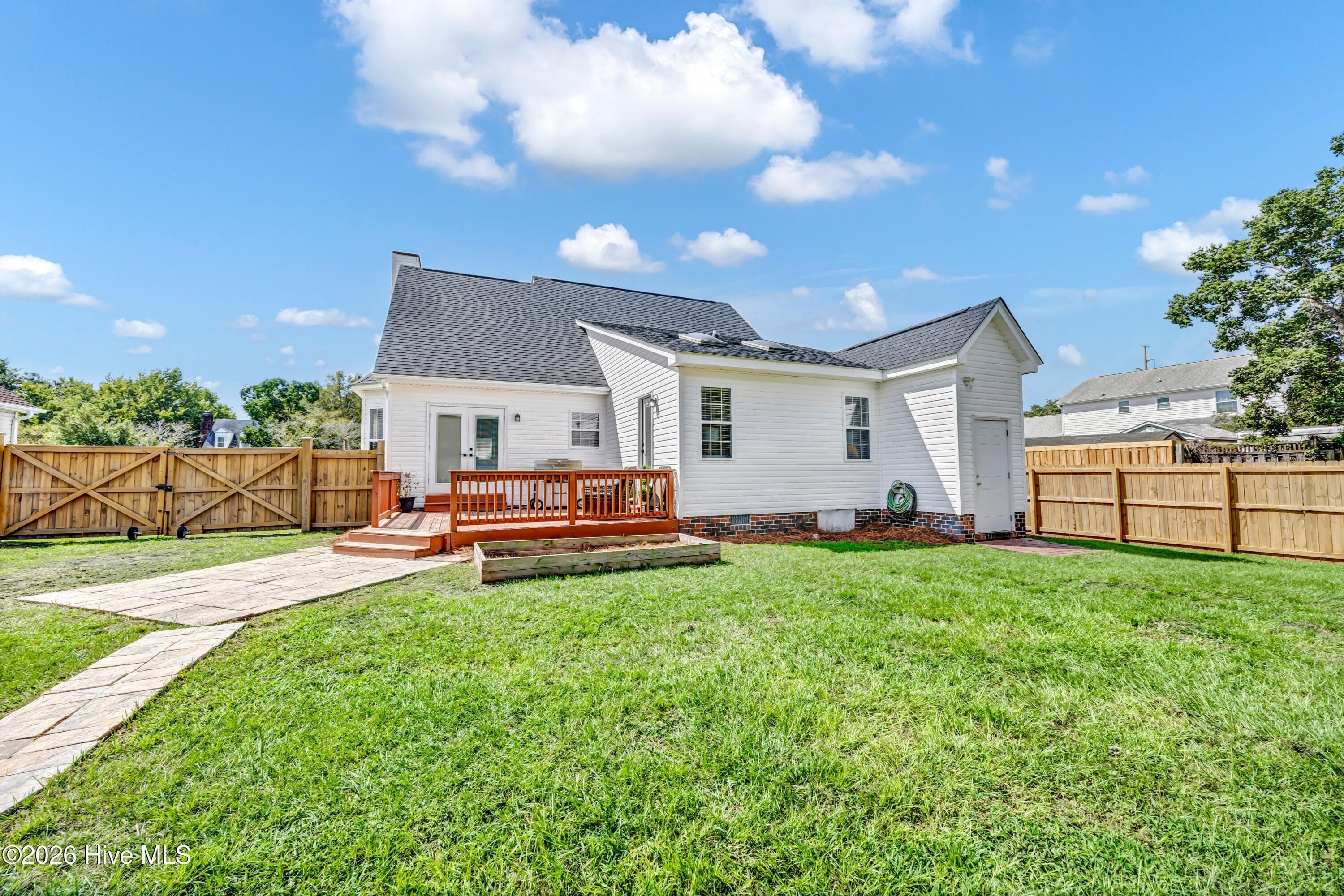 Single Family Residence at 507 Commons Way, Wilmington, NC 28409, photo 29 of 51