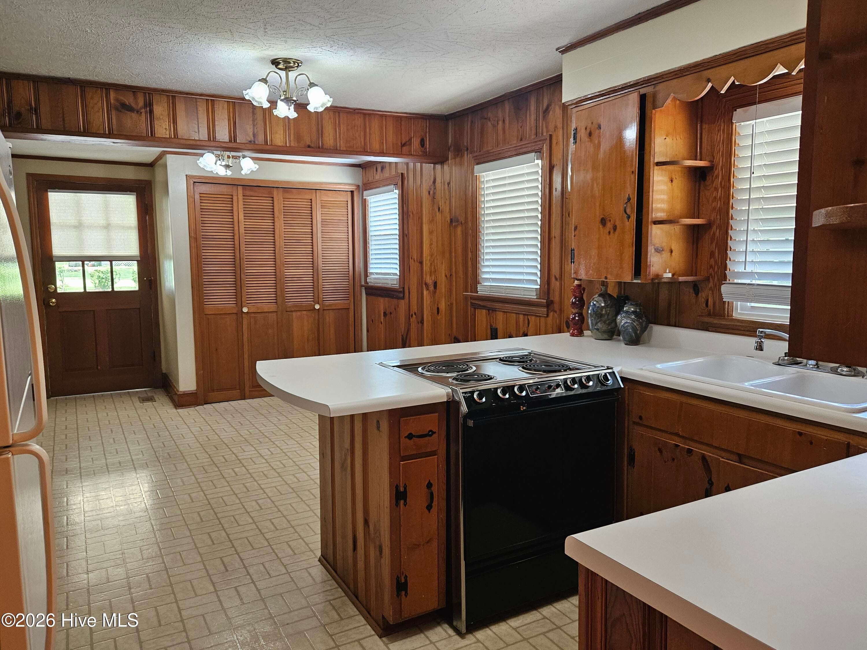 Single Family Residence at 702 Stewart Avenue, Clinton, NC 28328, photo 9 of 18