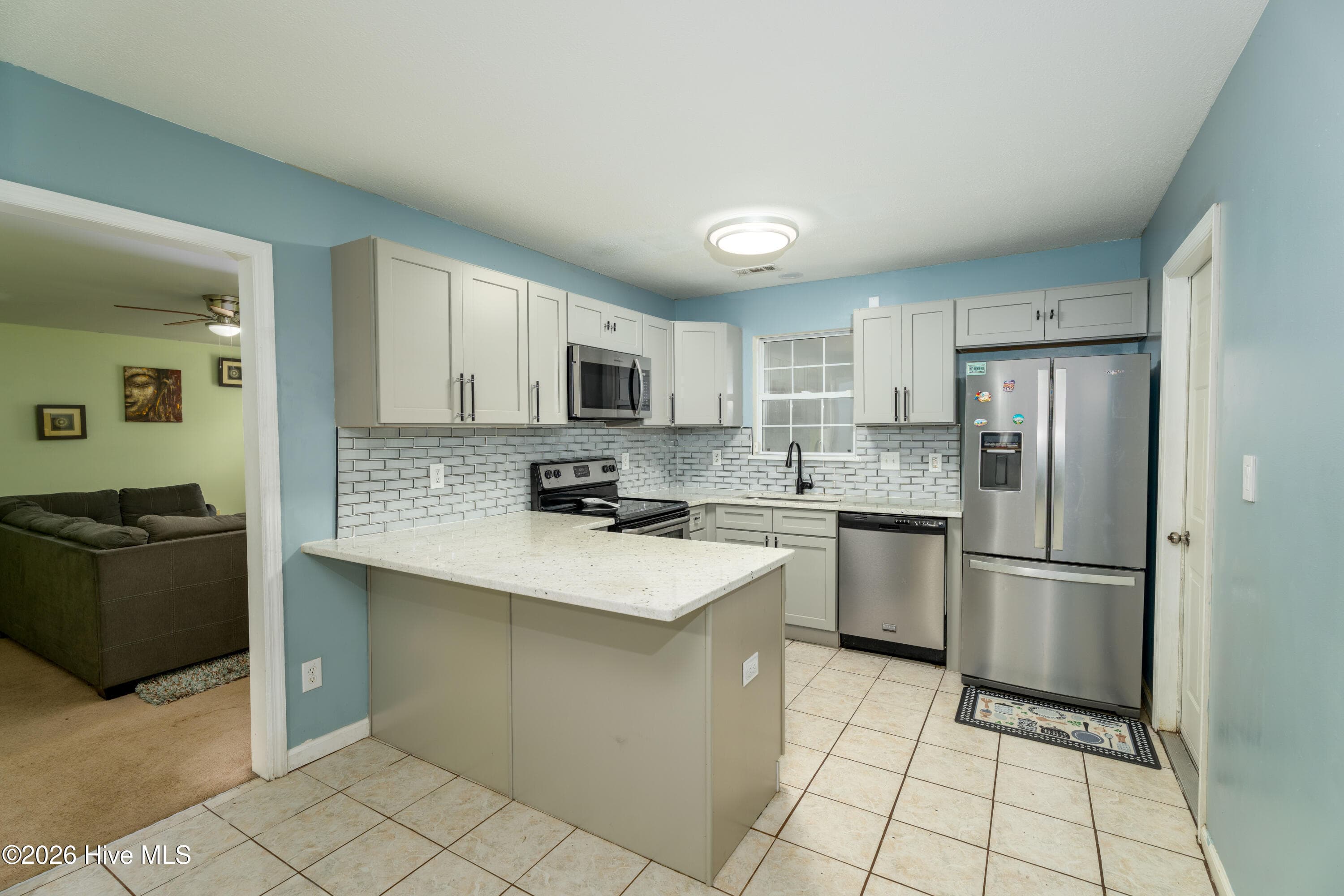 Single Family Residence at 405 Chaps Court, Jacksonville, NC 28546, photo 5 of 71