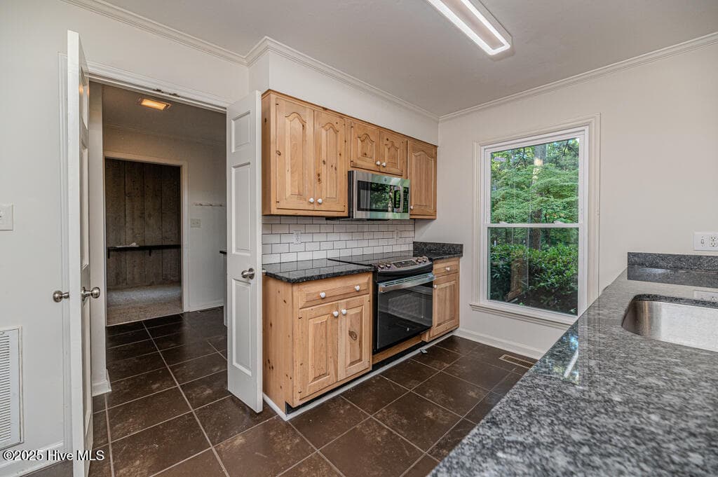 Kitchen - 828 Chatham Road, Rockingham, NC 28379