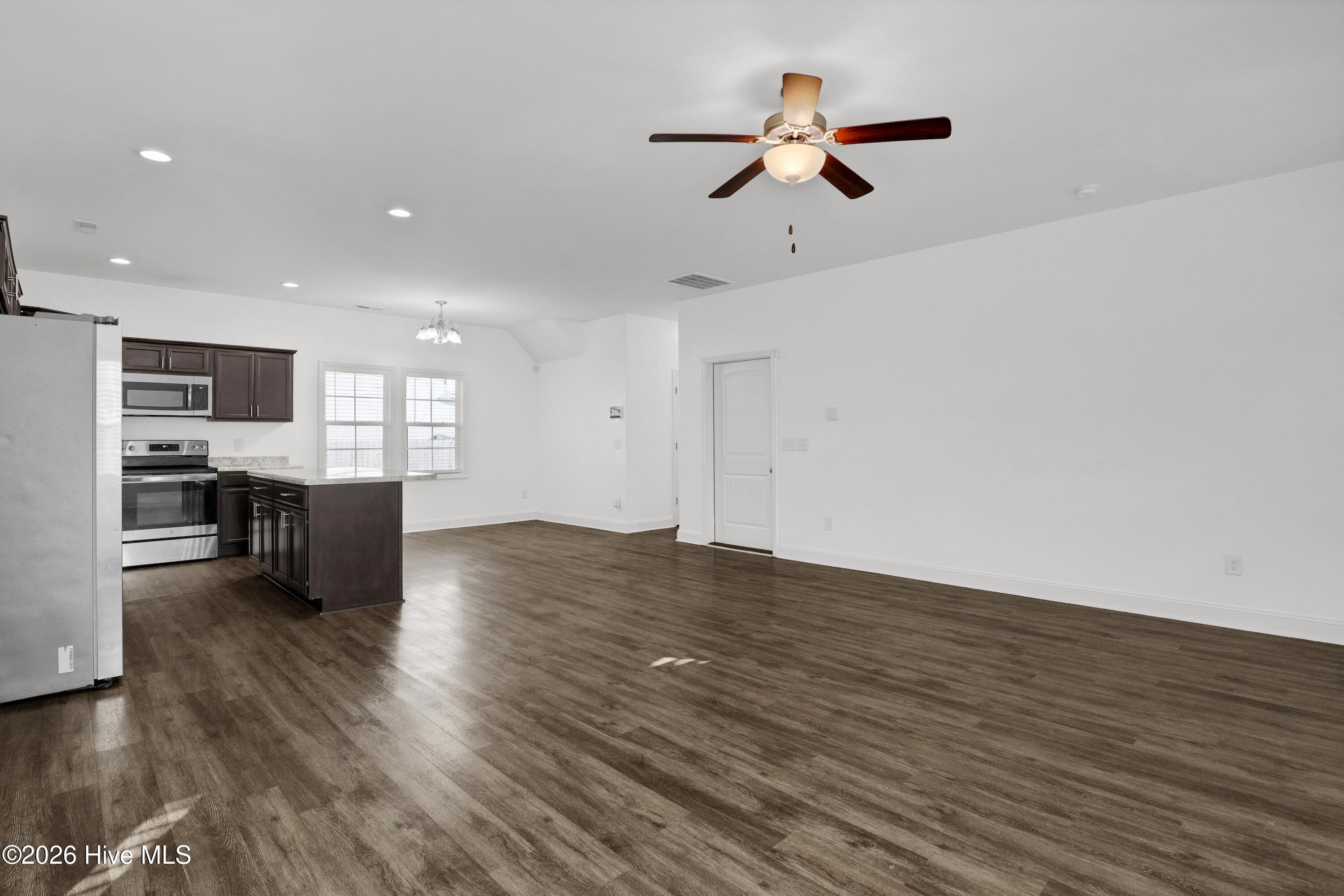 Single Family Residence at 512 Everett Glades, Sneads Ferry, NC 28460, photo 25 of 68