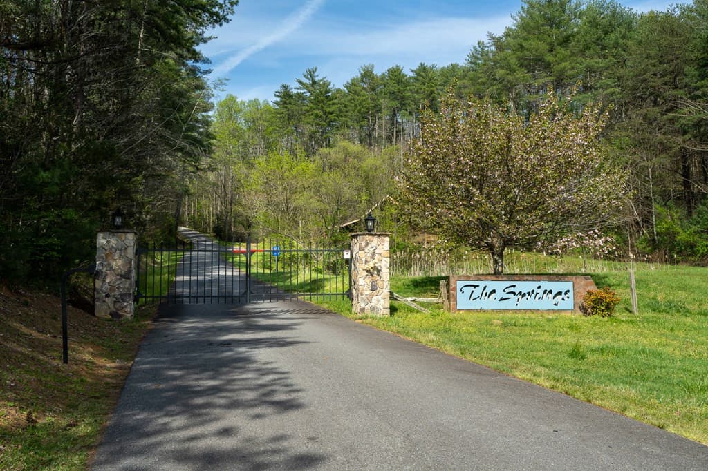 Lot 2 2 Flowing Springs Drive, Murphy, NC 28906