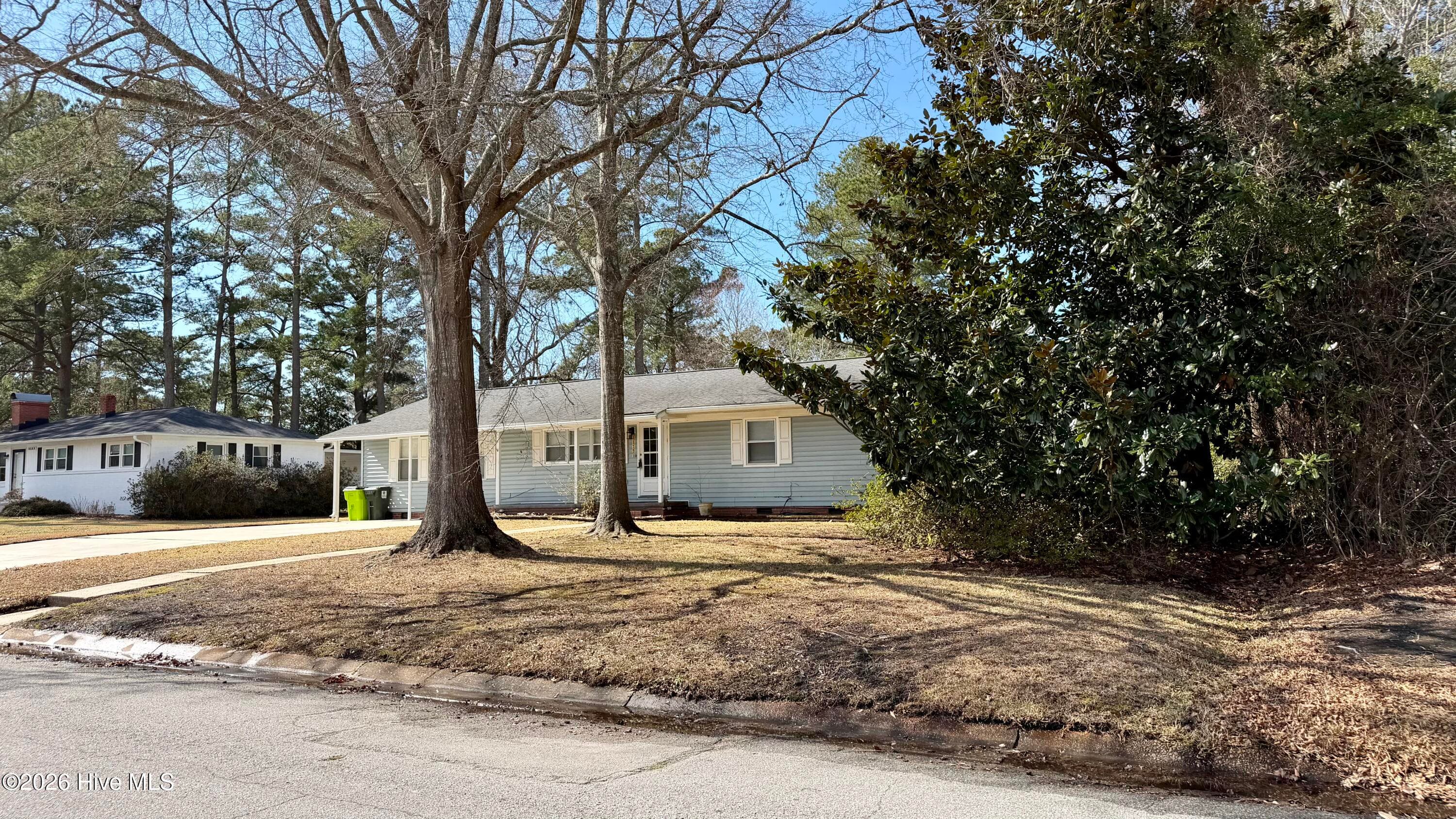 Single Family Residence at 1113 Cherry Tree Drive, New Bern, NC 28562, photo 7 of 80