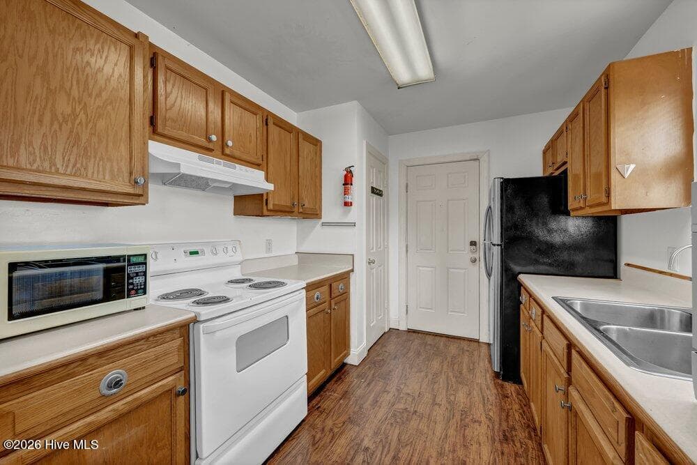 Single Family Residence at 100 S 11th Street, Wilmington, NC 28401, photo 12 of 24