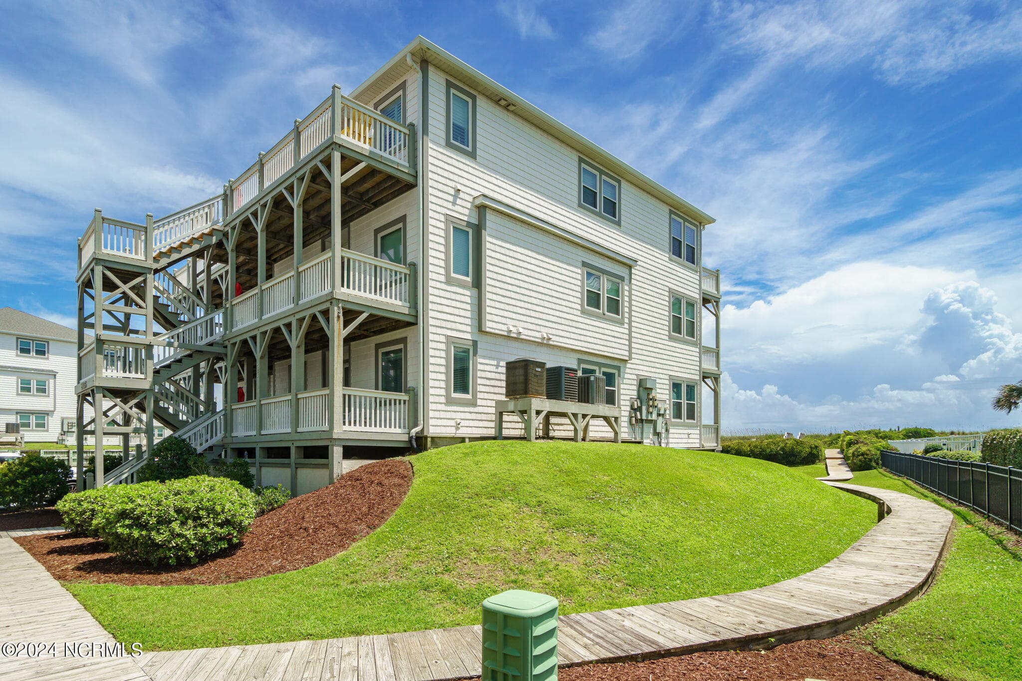Condominium at 2905 Pointe West Drive B1 Pier Pointe, Emerald Isle, NC 28594, photo 29 of 43