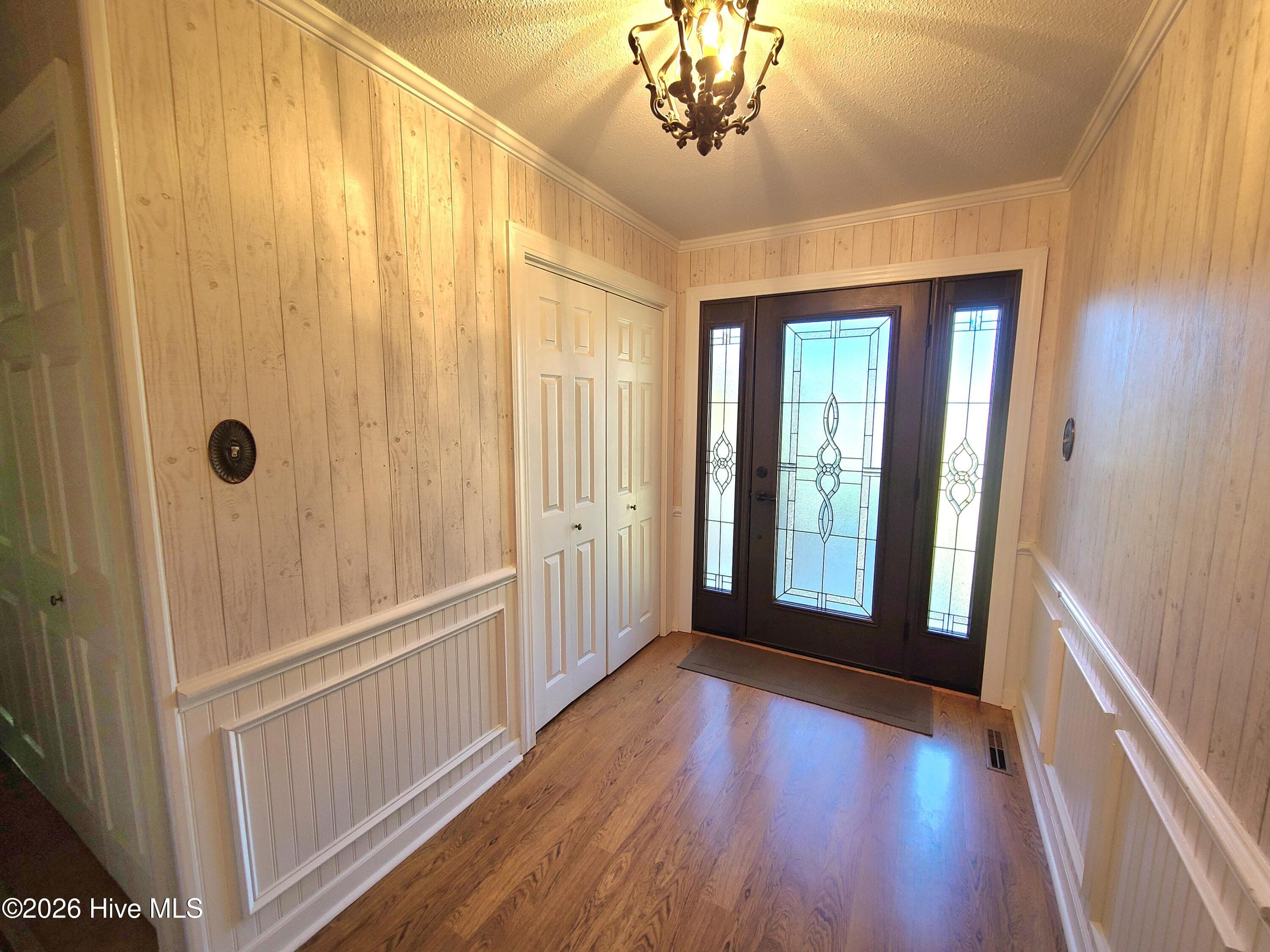 Single Family Residence at 2113 Westwood Drive, Kinston, NC 28504, photo 4 of 27
