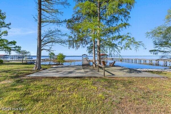 1922 Bella Coola Road, Lake Waccamaw, NC 28450
