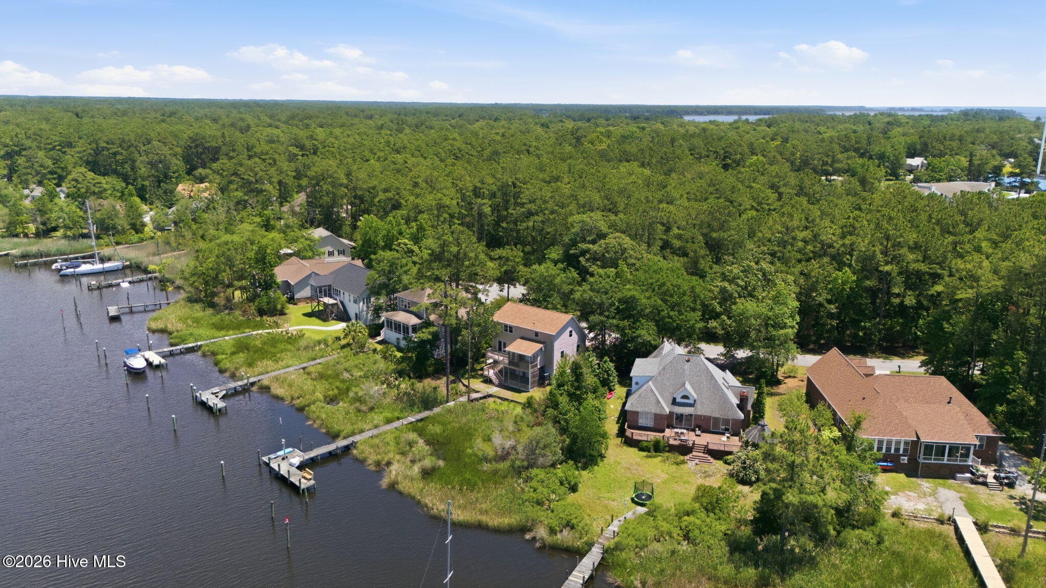 Single Family Residence at 913 Hearthside Court, New Bern, NC 28560, photo 44 of 49