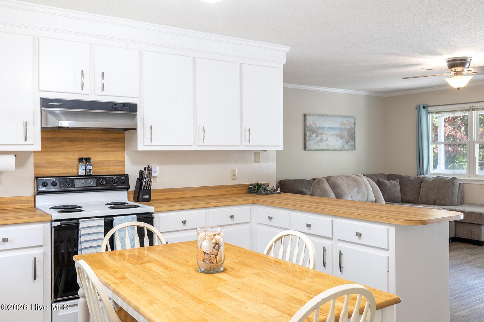 Eat-in kitchen - 122 Purdie Drive, Emerald Isle, NC 28594
