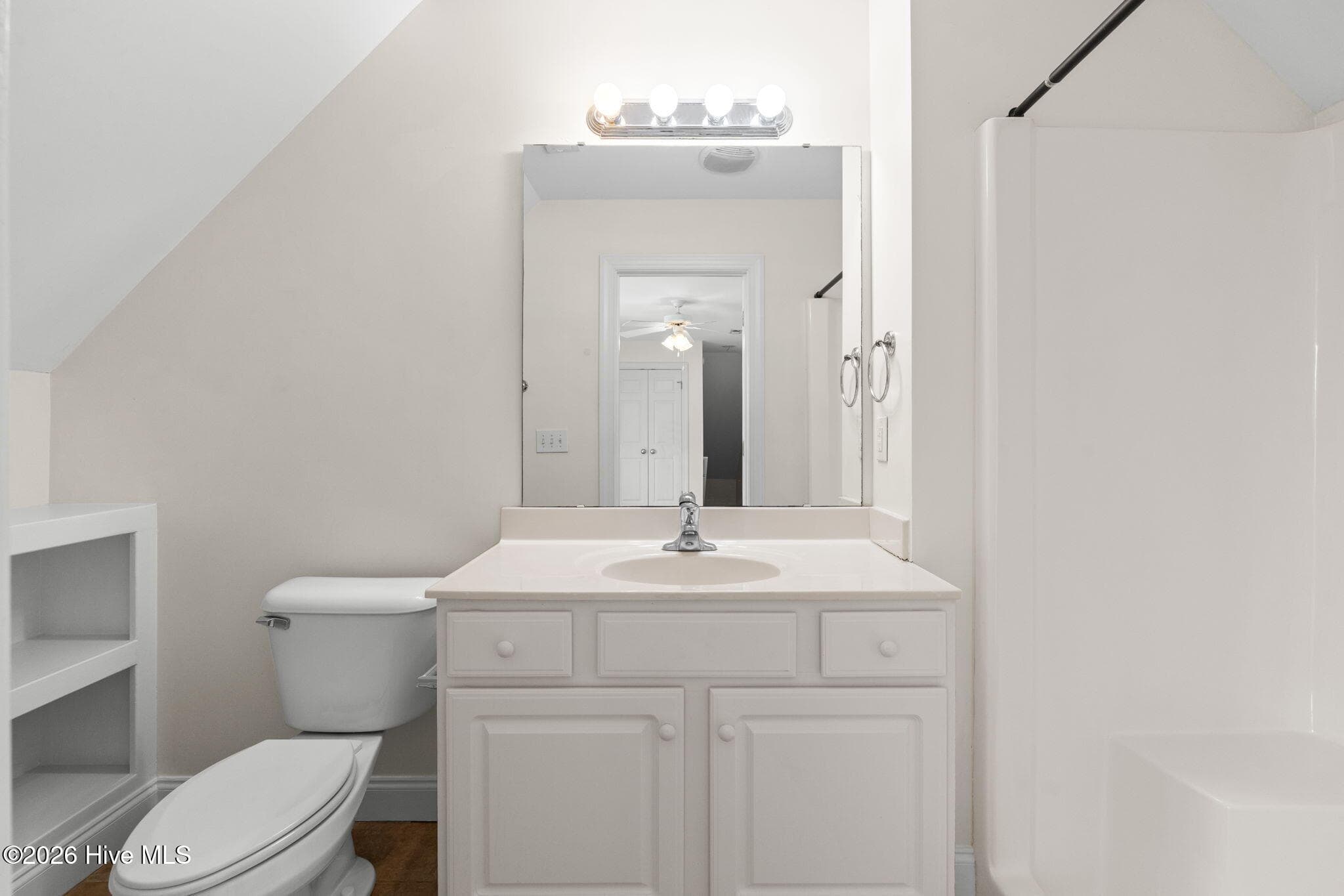 Upstairs Bath - 1052 Stonebridge Lane, Leland, NC 28451