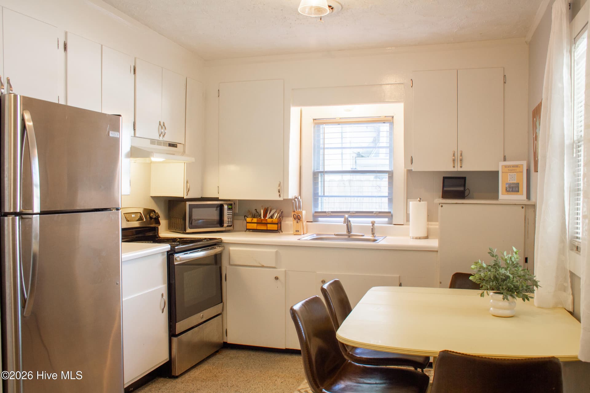 Single Family Residence at 311 S 7th Street, Wilmington, NC 28401, photo 6 of 18