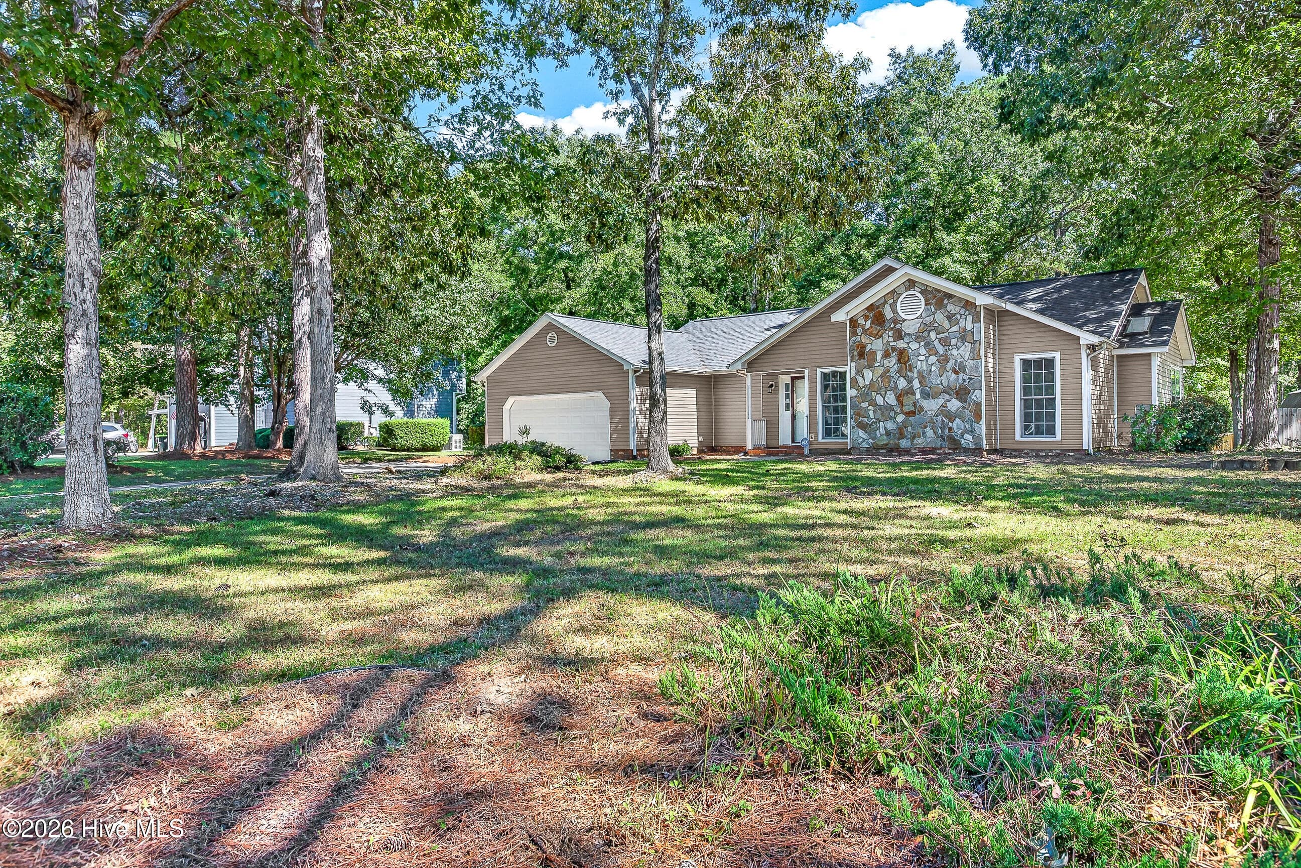 Single Family Residence at 439 Candlewood Drive, Jacksonville, NC 28540, photo 3 of 42