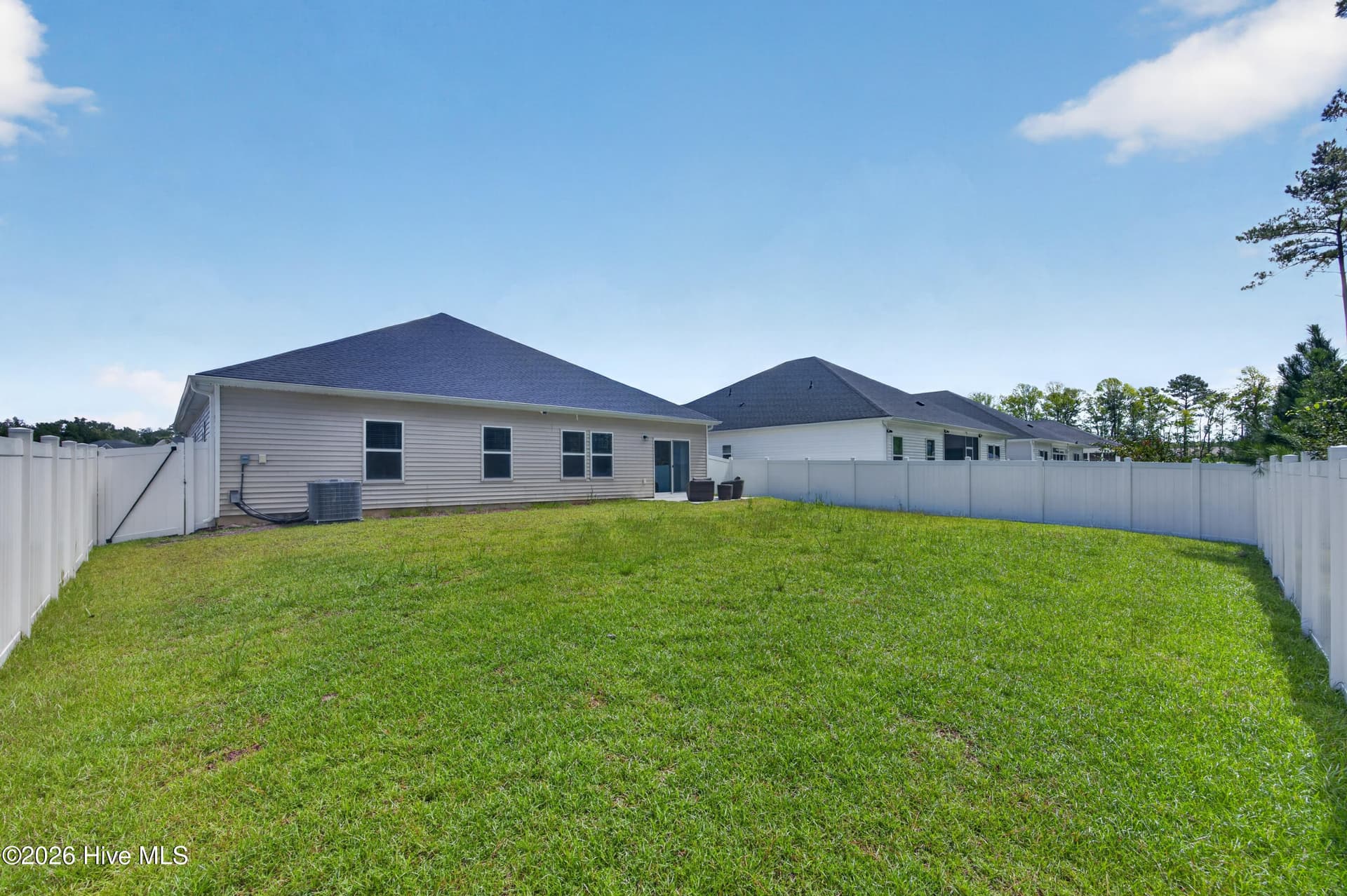 669 Blackthorne Circle NW, Calabash, NC 28467