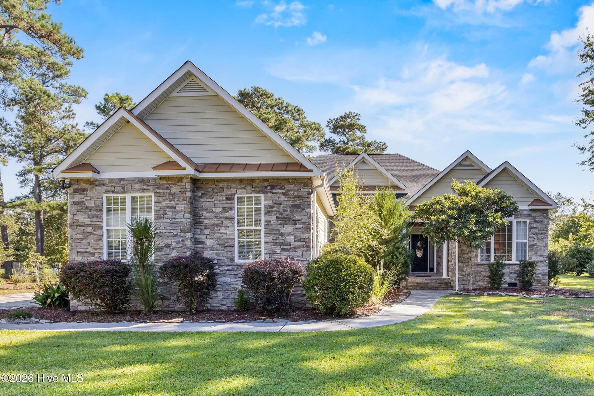 Single Family Residence at 707 N Green Tee Road, Hampstead, NC 28443, photo 2 of 63