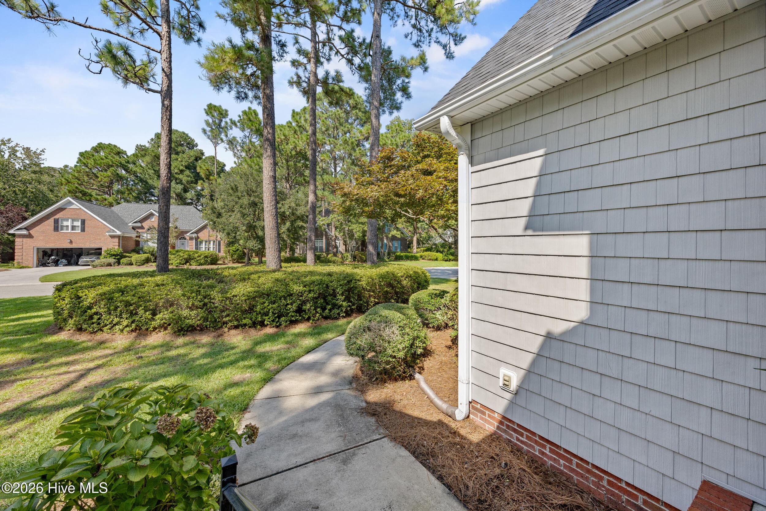 Single Family Residence at 4728 Wedgefield Drive, Wilmington, NC 28409, photo 6 of 50