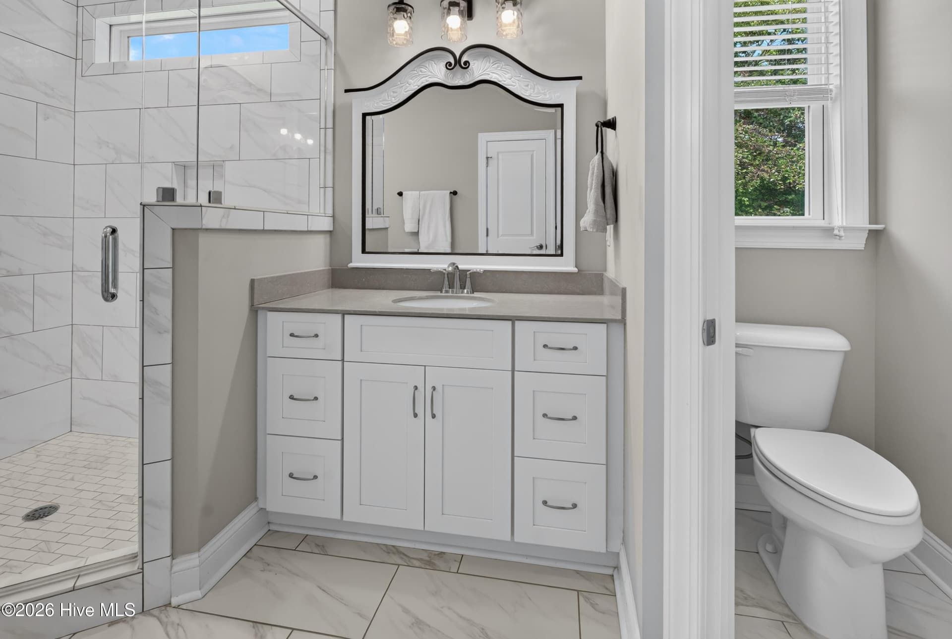 primary bath - 101 Beaumont Circle, Hampstead, NC 28443