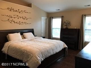 Single Family Residence at 105 Lakeside Green Drive, New Bern, NC 28560, photo 8 of 32