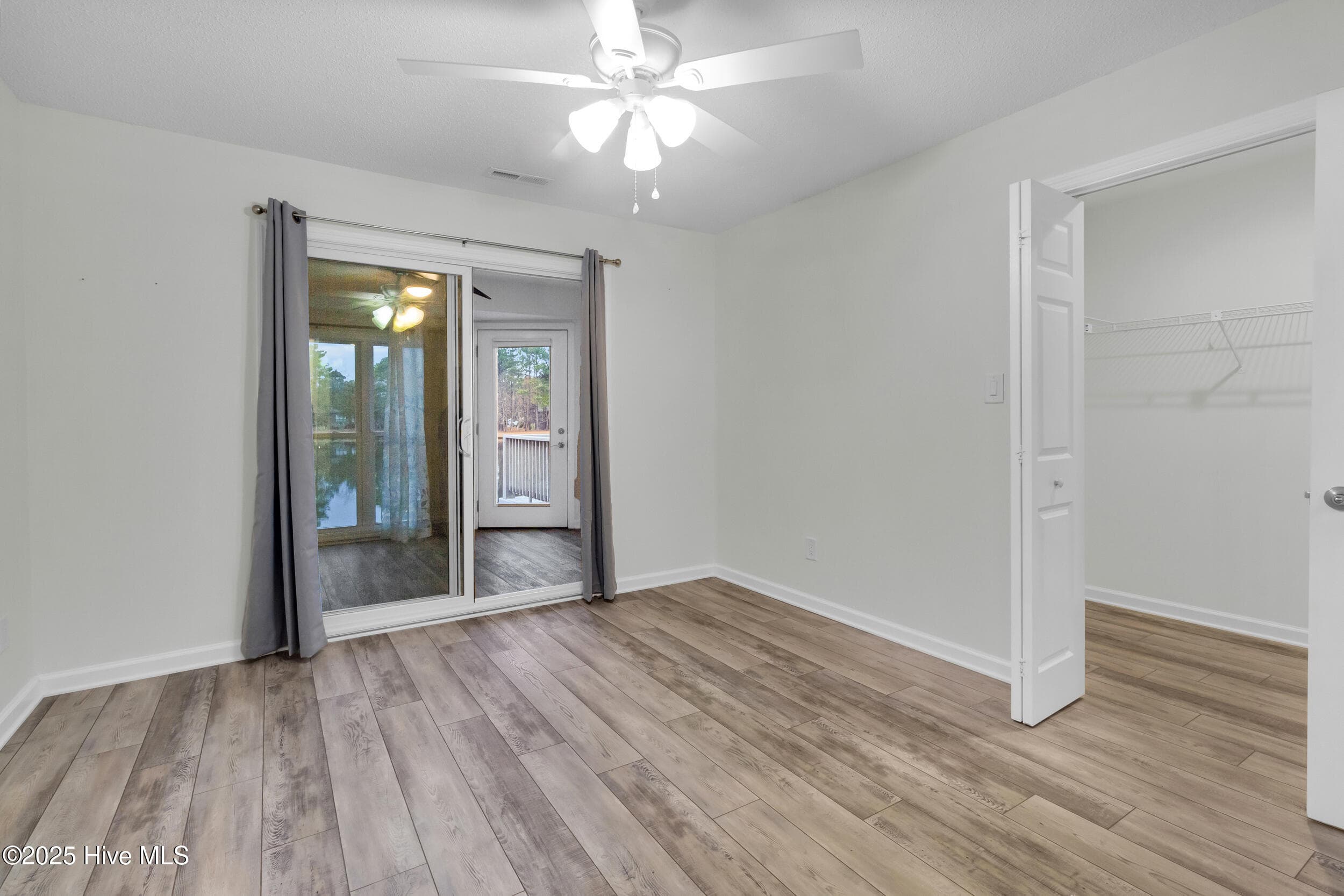 Single Family Residence at 7212 Windward Drive, New Bern, NC 28560, photo 15 of 41