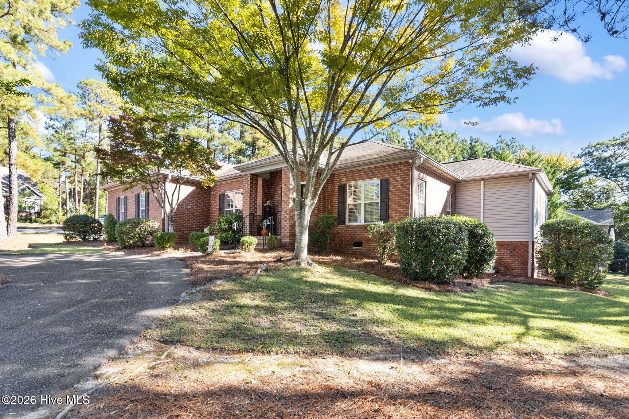 Single Family Residence at 2 Fur Court E, Pinehurst, NC 28374, photo 2 of 31