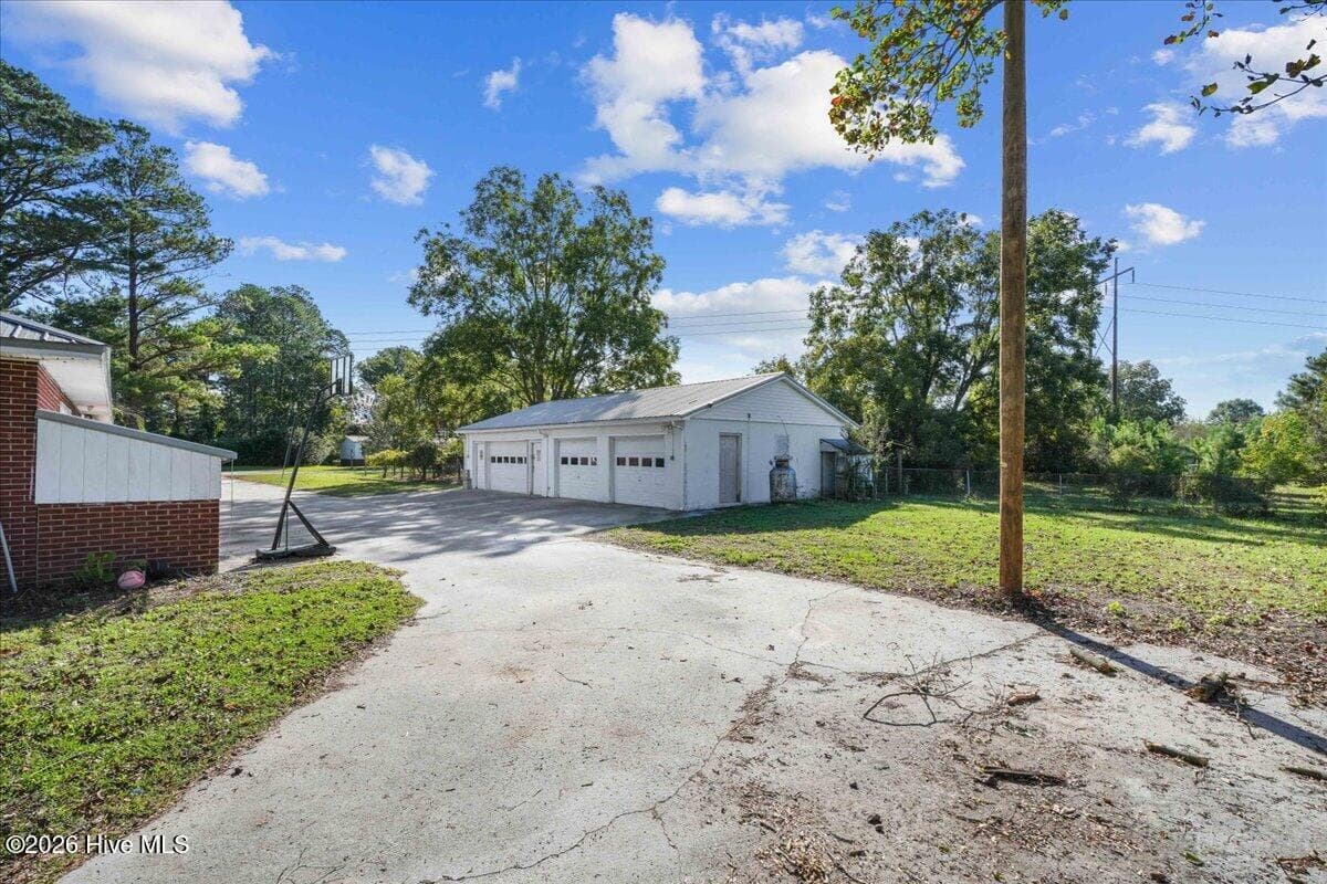 Single Family Residence at 751 Tyree Road, Kinston, NC 28504, photo 34 of 46