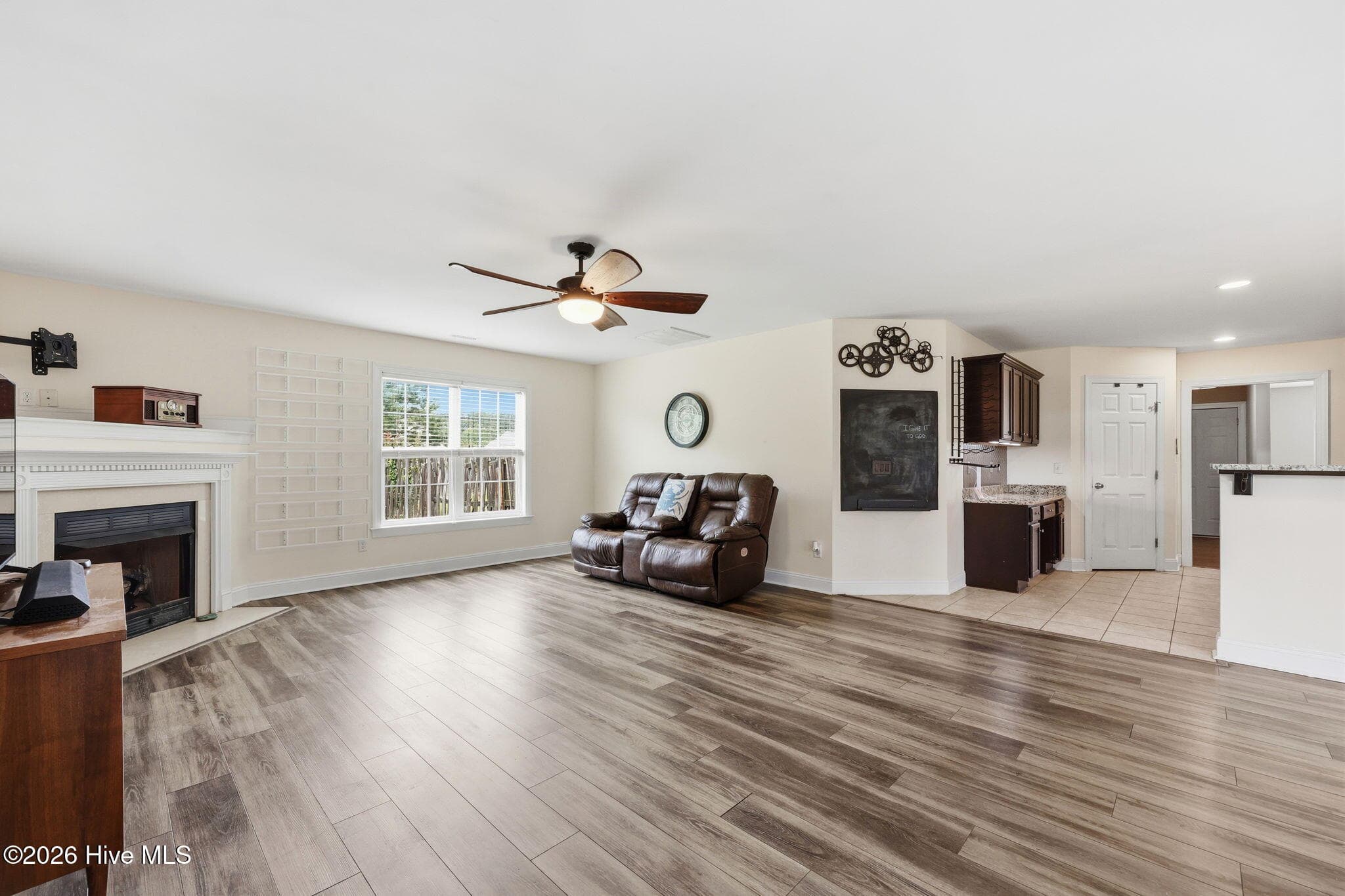 Single Family Residence at 803 Canvas Court, Swansboro, NC 28584, photo 21 of 102