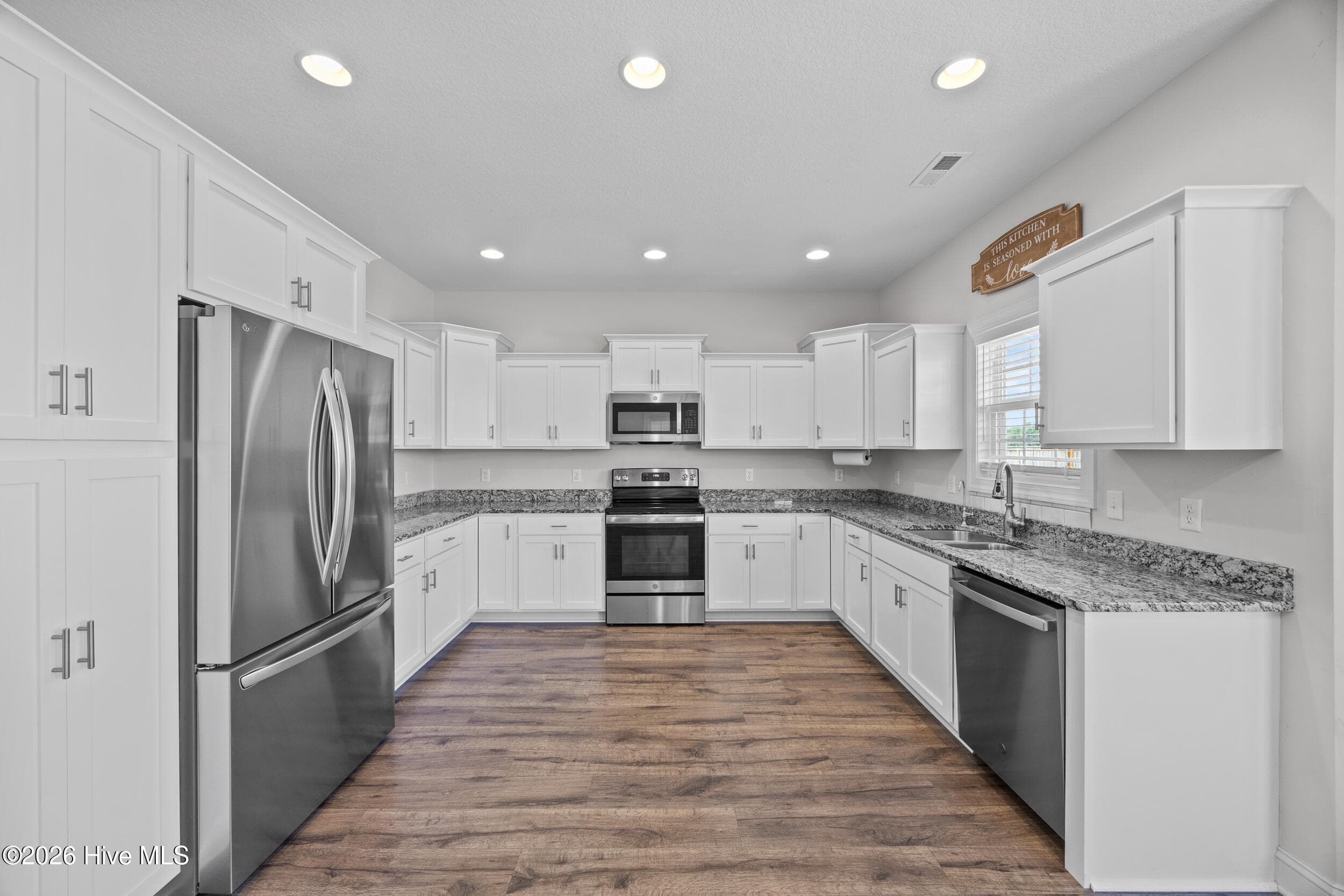 Single Family Residence at 376 Water Wagon Trail, Jacksonville, NC 28546, photo 26 of 38