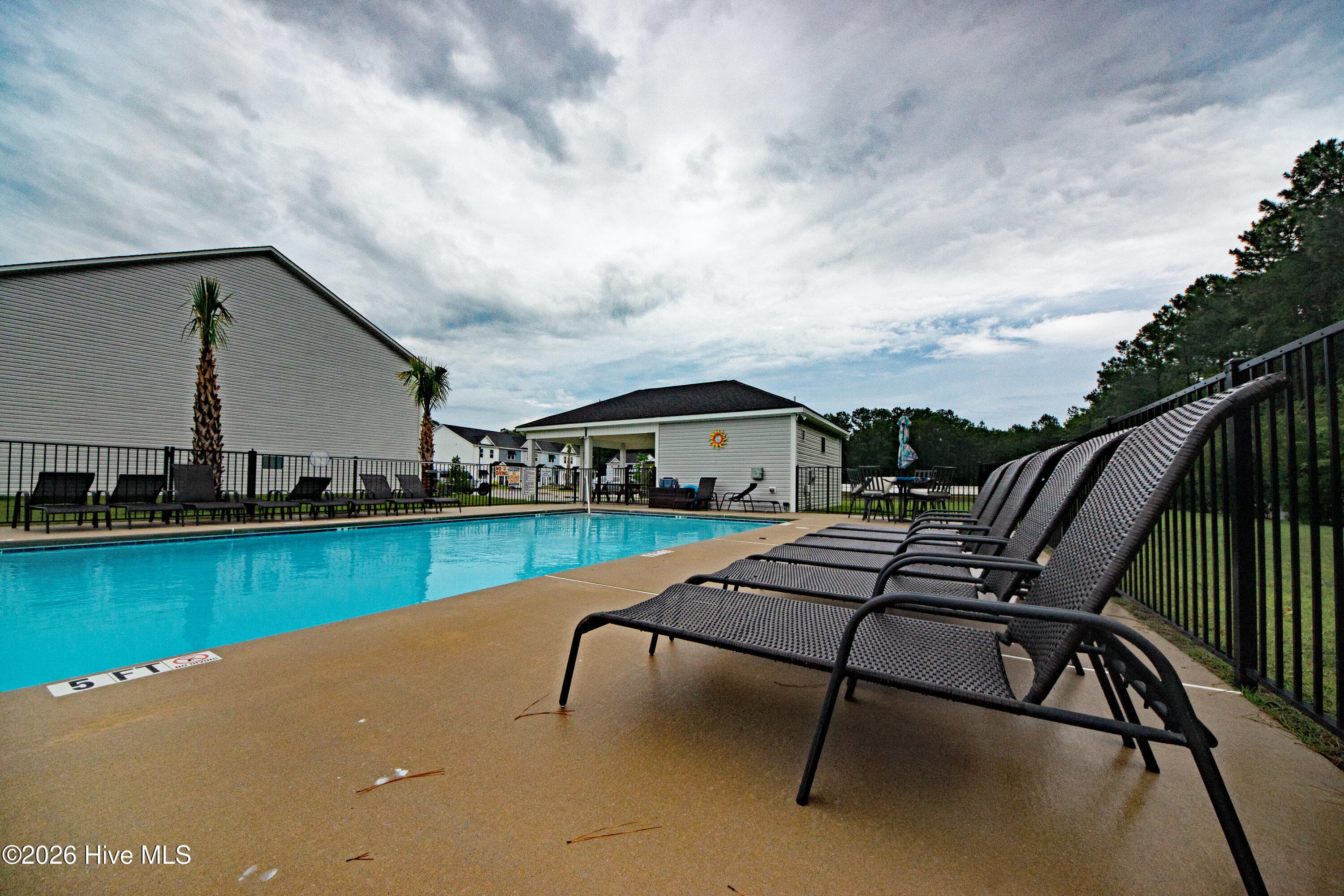 Townhouse at 7 Catalina Circle, Swansboro, NC 28584, photo 39 of 41