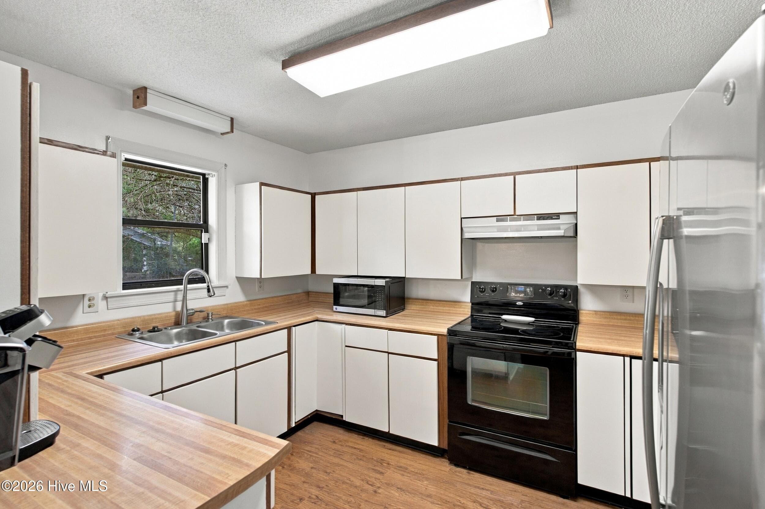 Single Family Residence at 4412 Windtree Road, Wilmington, NC 28412, photo 13 of 48