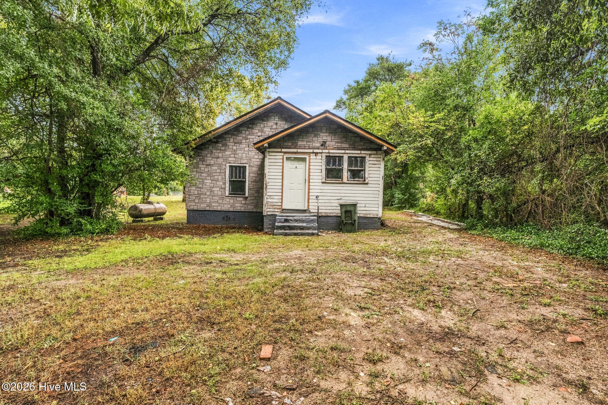 Single Family Residence at 309 Pine Street, Hamlet, NC 28345, photo 6 of 27